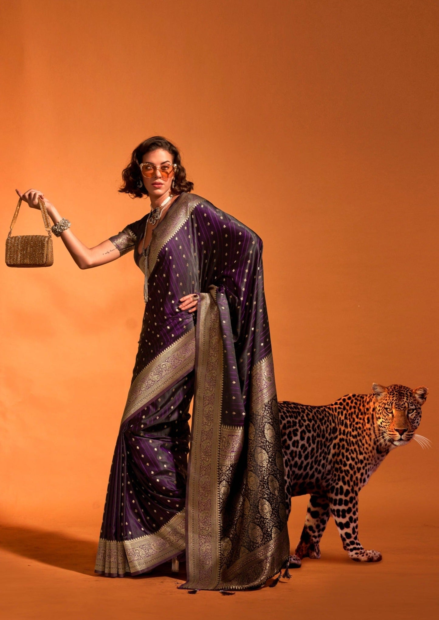 इट्स ए मैटर ऑफ सिल्क (लैविश पर्पल)