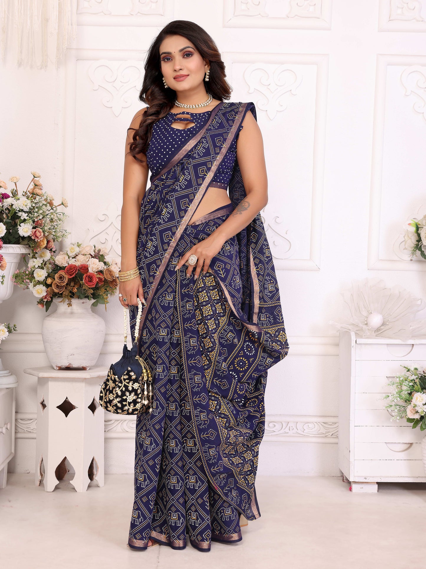 नेवी ब्लू अंबिका शुद्ध पटोला और बंधेज पैटर्न नरम सूती हल्के वजन की साड़ी