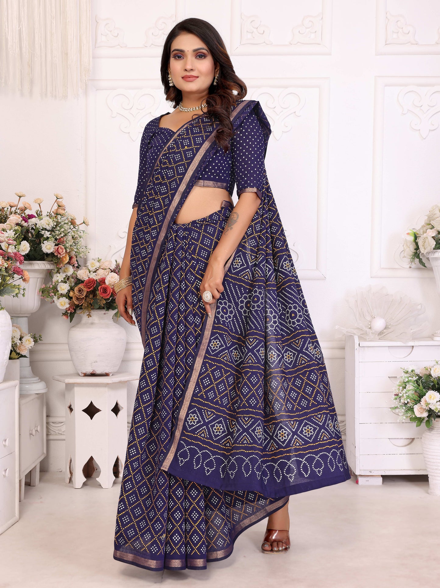 नेवी ब्लू अम्बा प्योर पटोला और बंधेज पैटर्न सॉफ्ट कॉटन हल्के वजन की साड़ी