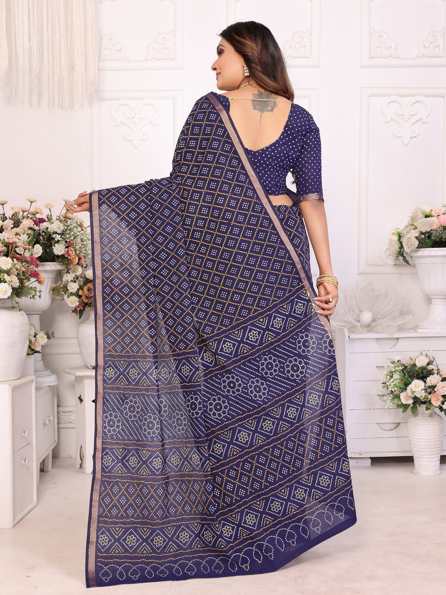 नेवी ब्लू अम्बा प्योर पटोला और बंधेज पैटर्न सॉफ्ट कॉटन हल्के वजन की साड़ी