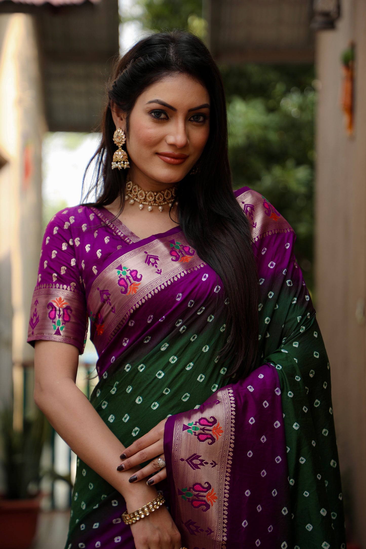 हरी चांदनी डोला नरम रेशम बंधेज साड़ी जरी पैठानी बुनाई बॉर्डर के साथ