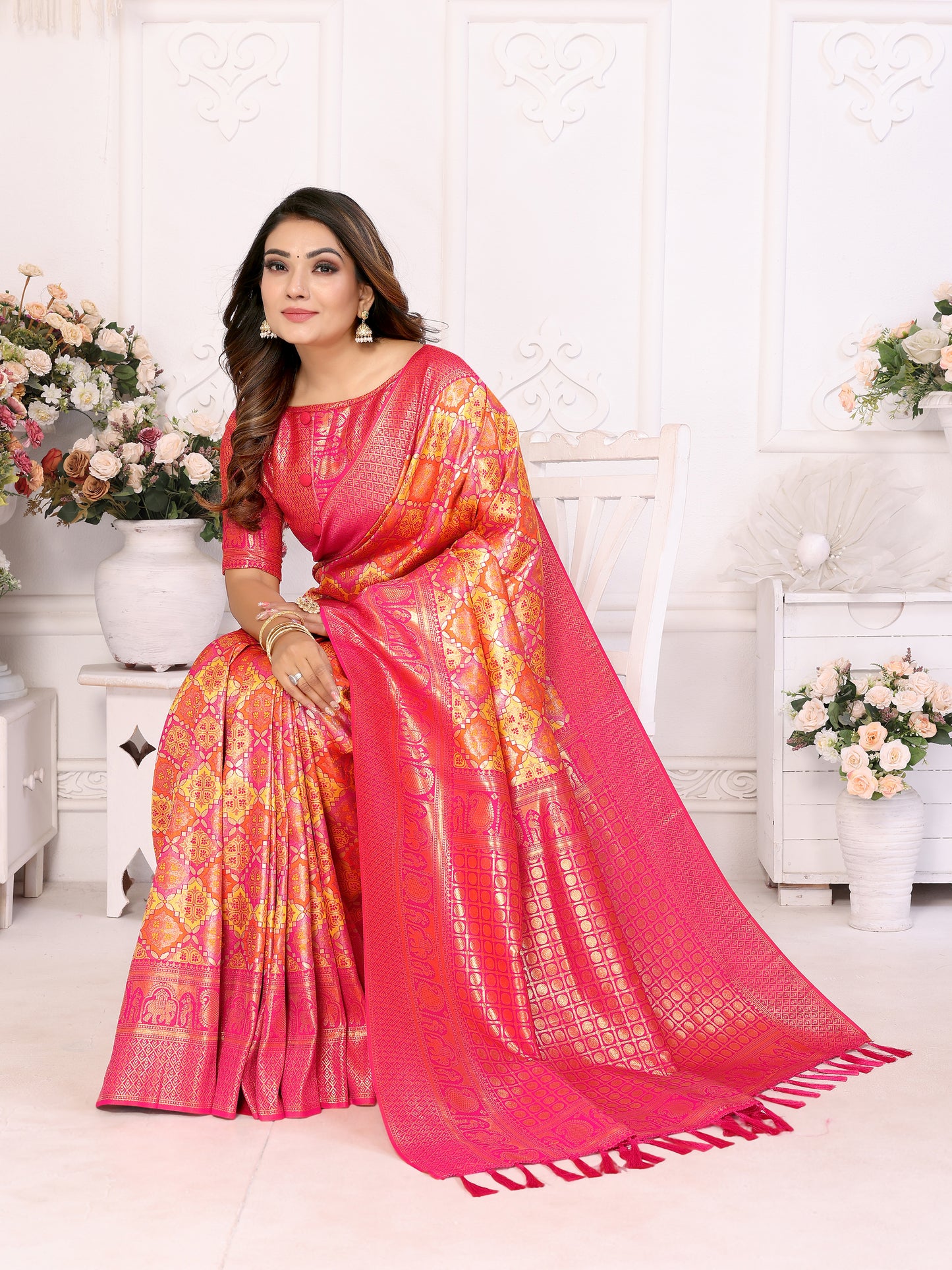 लाल चतुरी-2 बनारसी चतुरी रेशम साड़ी जरी बुनाई बॉर्डर