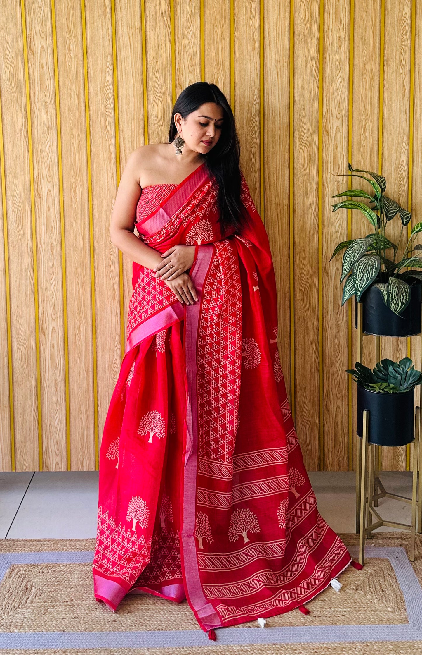 विशेष गुणवत्ता सुंदर लाल रंग नरम लिनन कपास डिजिटल प्रिंट साड़ी