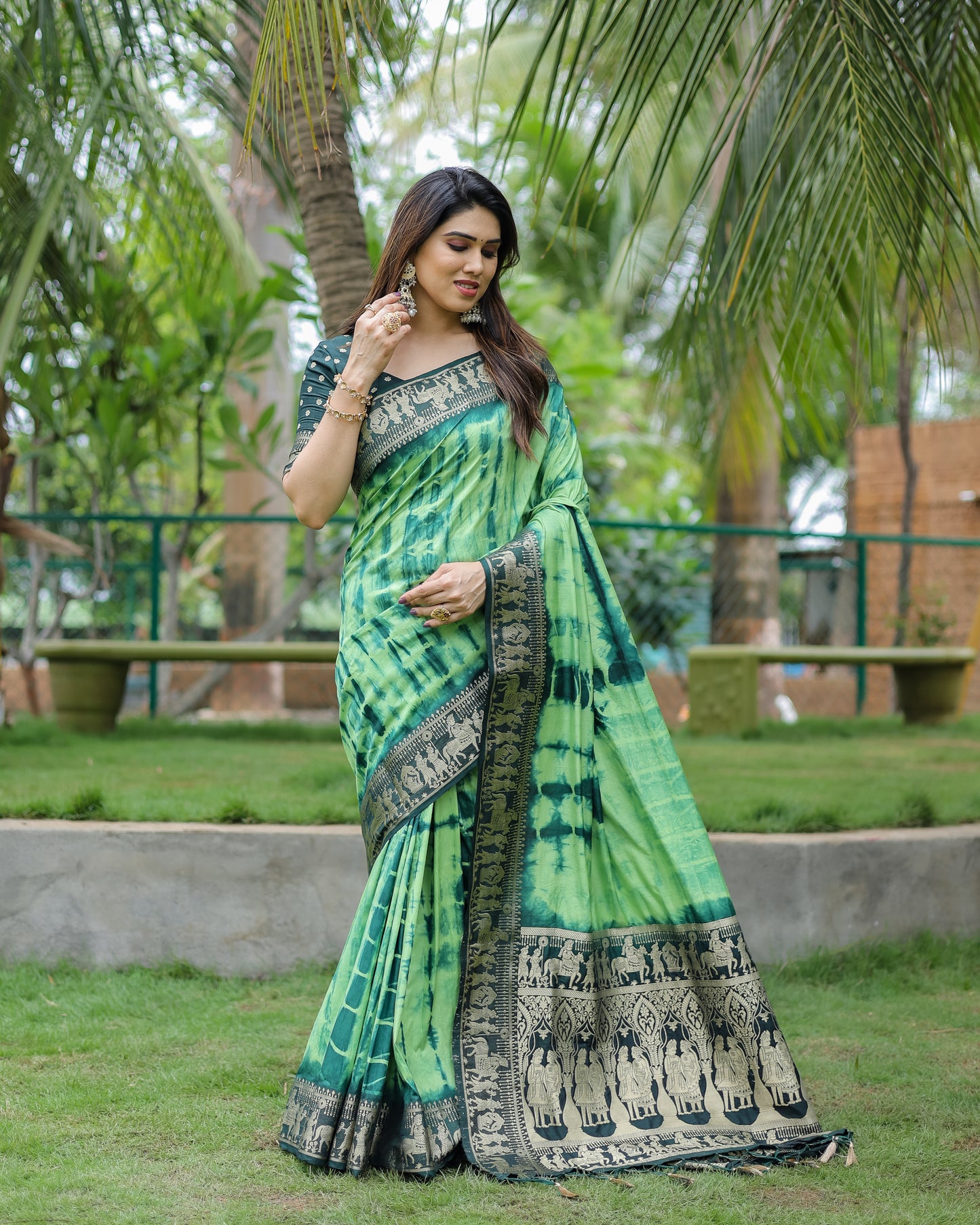 Green Color Premium And High Quality,Comfortable Sibori Work With Soft Dola Silk Saree