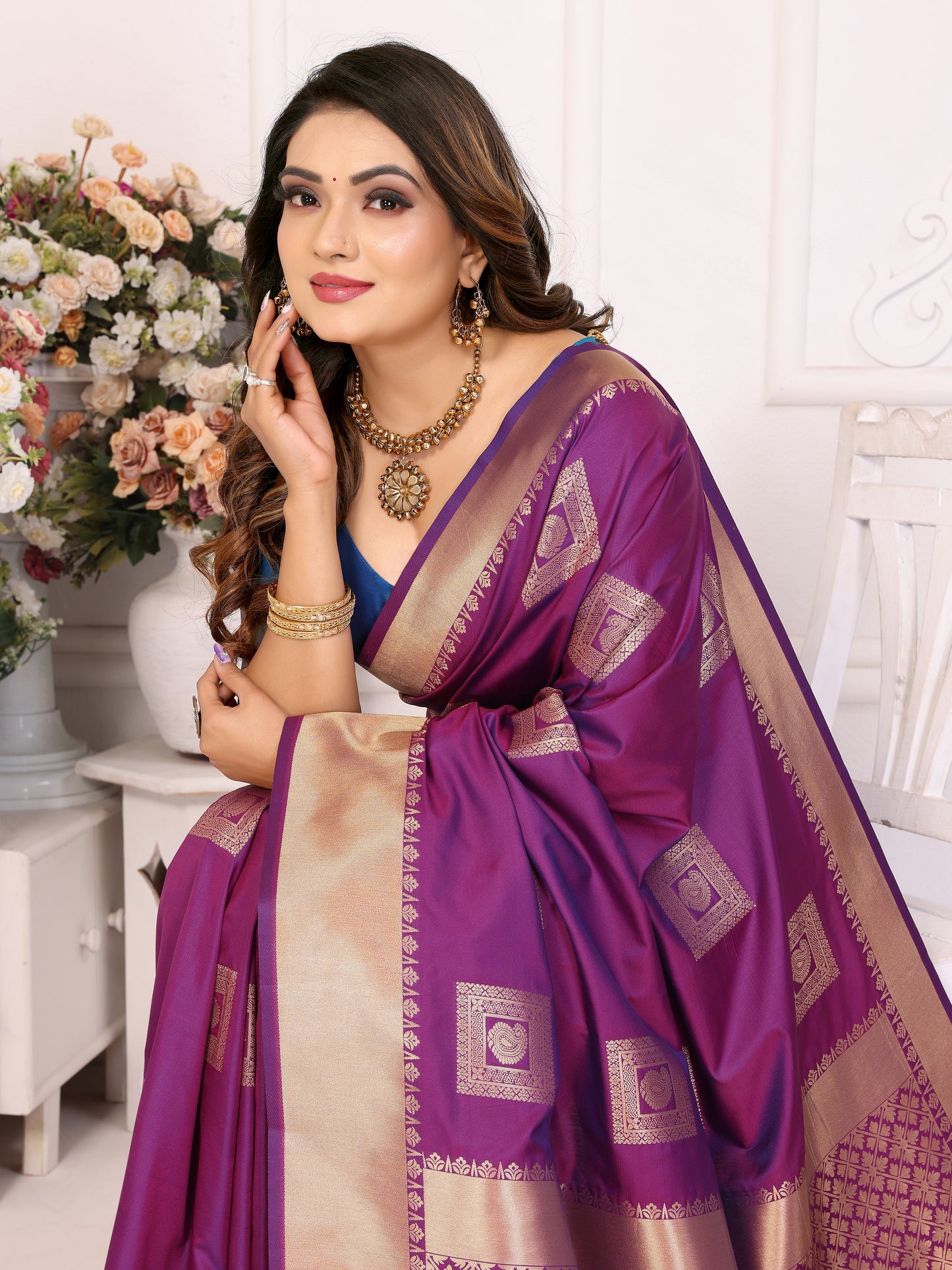 Purple Sameera Lichi soft Silk sarees With Silk woven Butta And Zari Border