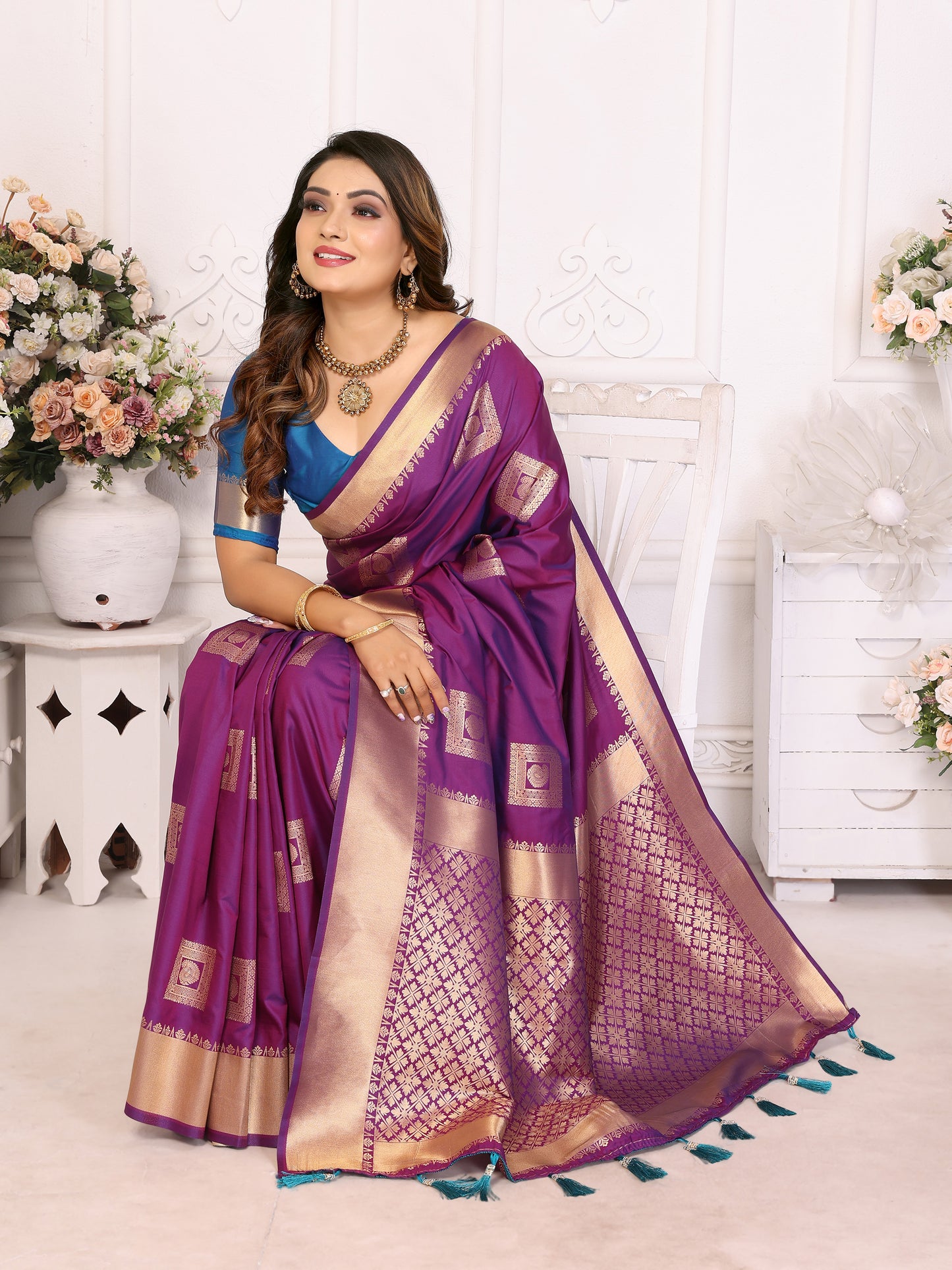 Purple Sameera Lichi soft Silk sarees With Silk woven Butta And Zari Border