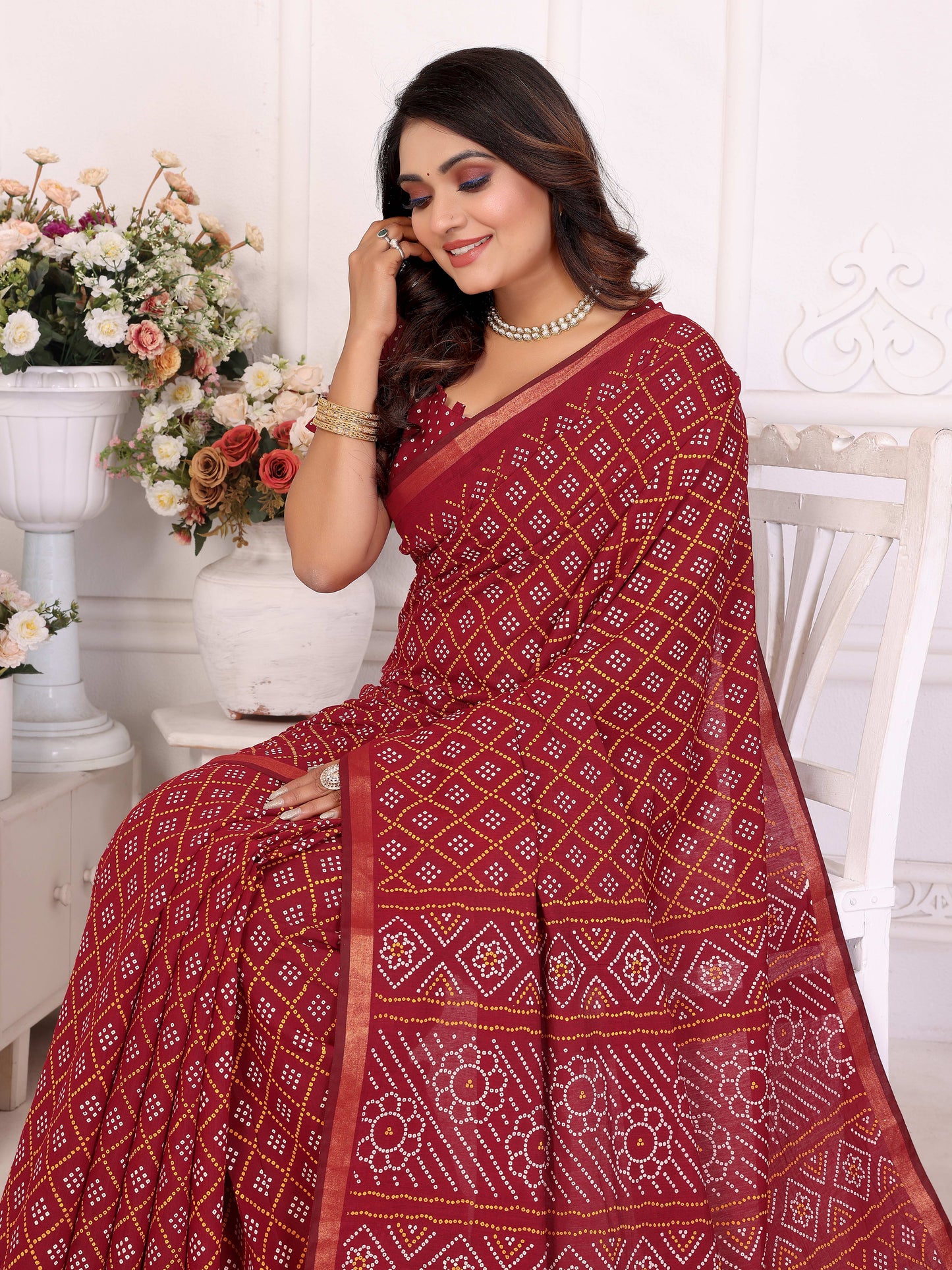 लाल अंबा शुद्ध पटोला और बंधेज पैटर्न नरम सूती हल्के वजन की साड़ी