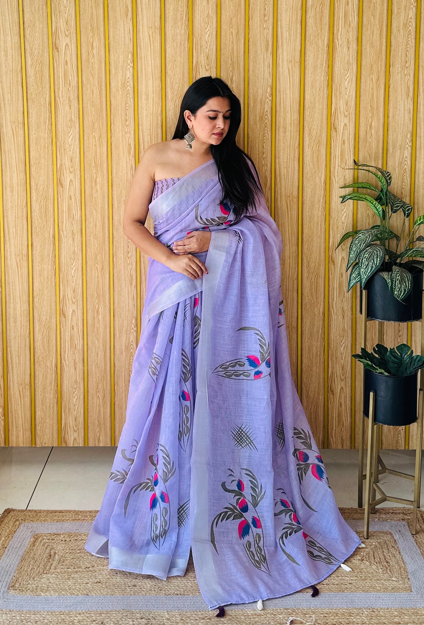 लाइट पर्पल एक्सक्लूसिव वेडिंग सॉफ्ट लिनन कॉटन डिजिटल प्रिंट साड़ी सिल्वर बॉर्डर के साथ