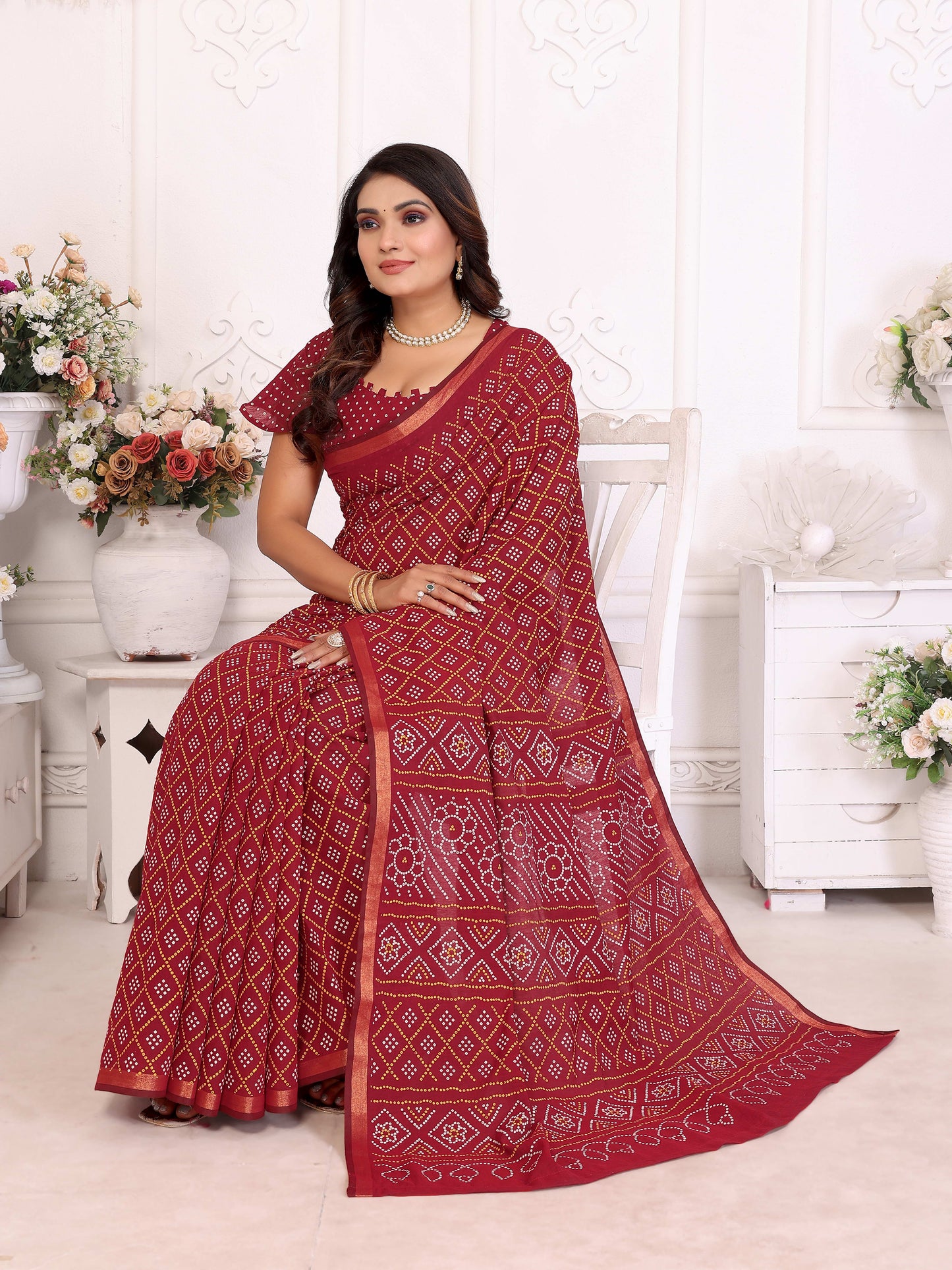 लाल अंबा शुद्ध पटोला और बंधेज पैटर्न नरम सूती हल्के वजन की साड़ी