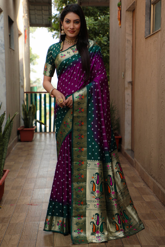 जरी पैठानी बुनाई बॉर्डर के साथ बैंगनी चांदनी डोला नरम रेशम बंधेज साड़ी