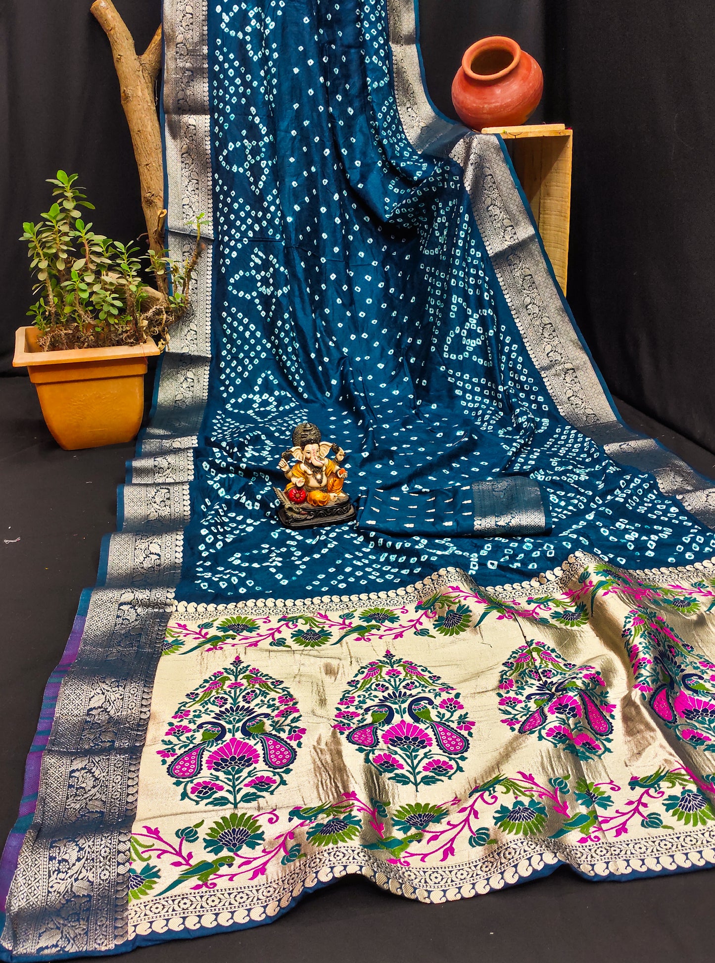 स्काई ब्लू सुभद्रा बंधेज कांजीवरम सिल्क साड़ी ज़री बुनाई पैठानी रिच पल्लू के साथ