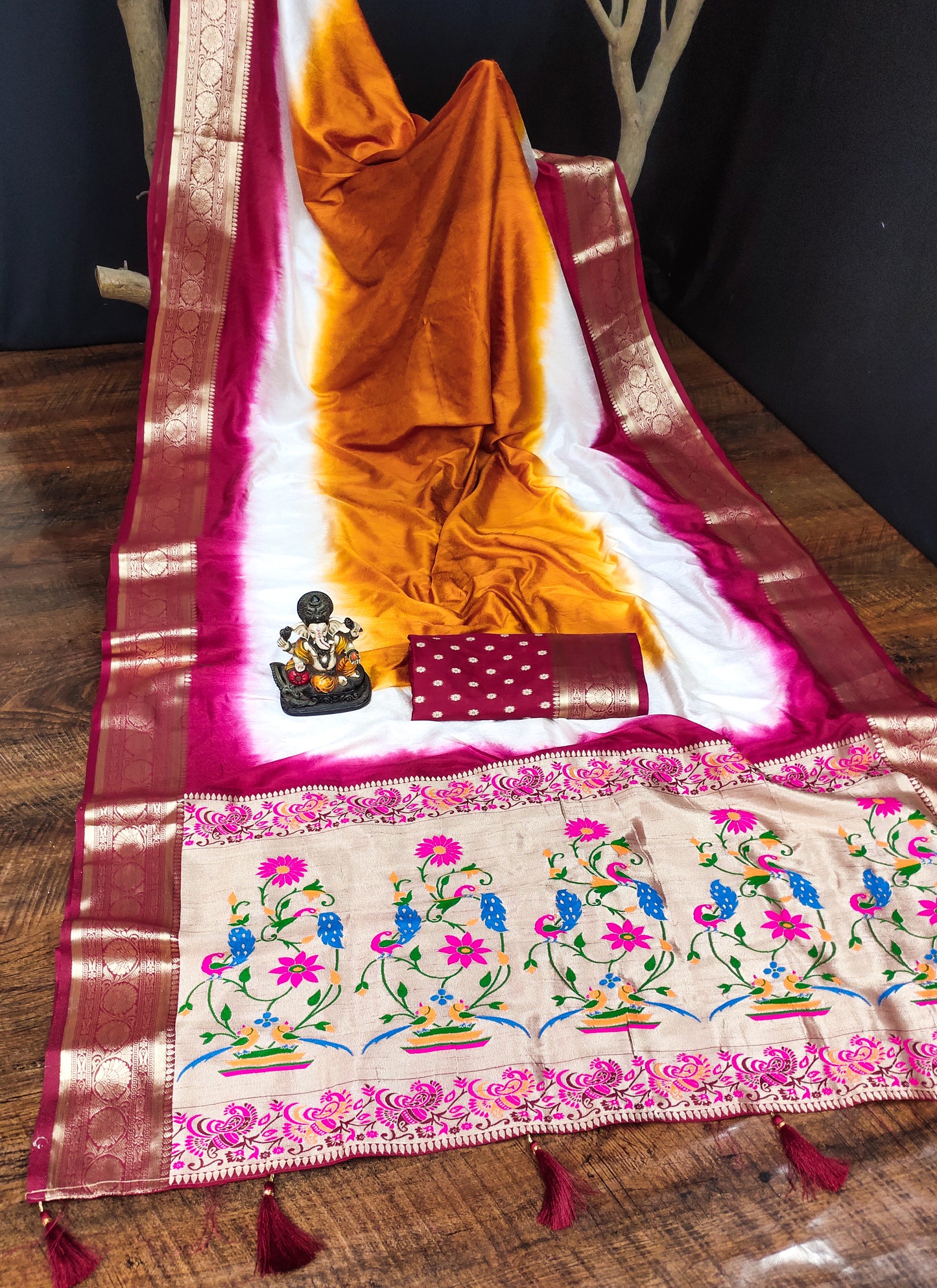 पीले रंग की सुपीरियर और प्रीमियम शुद्ध पैठणी साड़ी 3डी डाइंग शिबोरी डाइंग के साथ