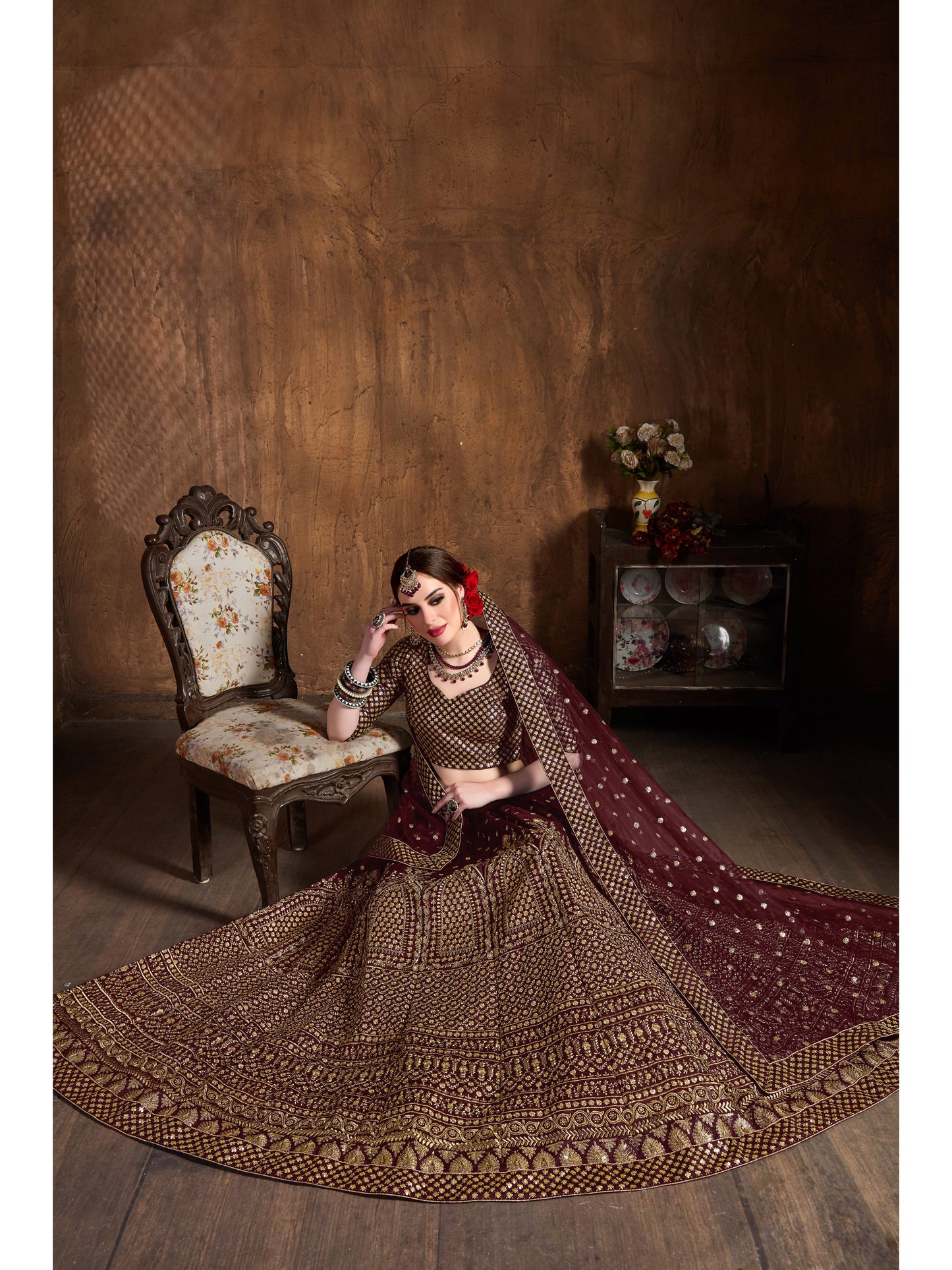 मैरून रंग ज़री और ग्लिटर सेक्विन कढ़ाई लहंगा चोली