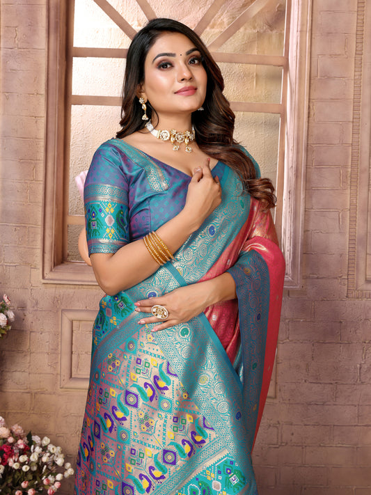 गुलाबी रंग की सुपीरियर और प्रीमियम शुद्ध बनारसी टिश्यू सिल्क साड़ी कंट्रास्ट पैठानी बॉर्डर के साथ