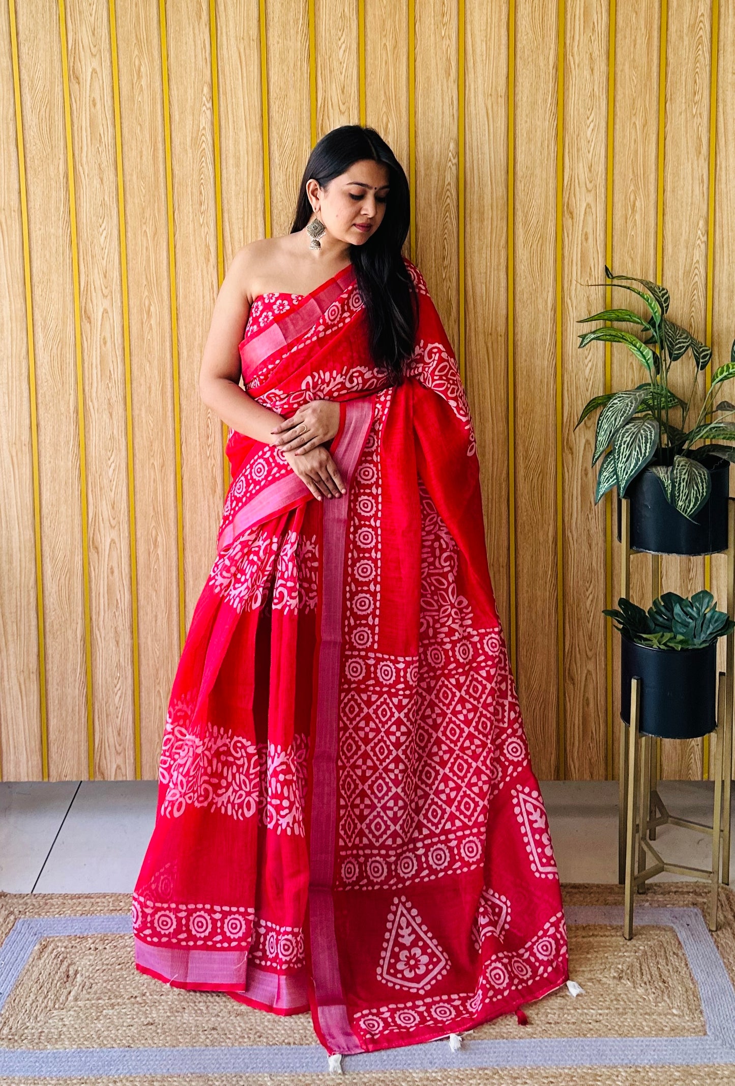 Red-White Color Exclusive Quality Beautiful Soft Linen Cotton Digital Print Saree