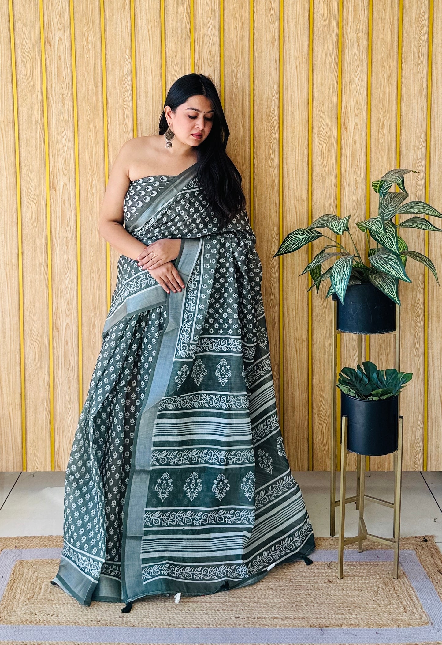 Dark Green Color Soft Linen Cotton Digital Print Saree Very Premium And Rich Quality