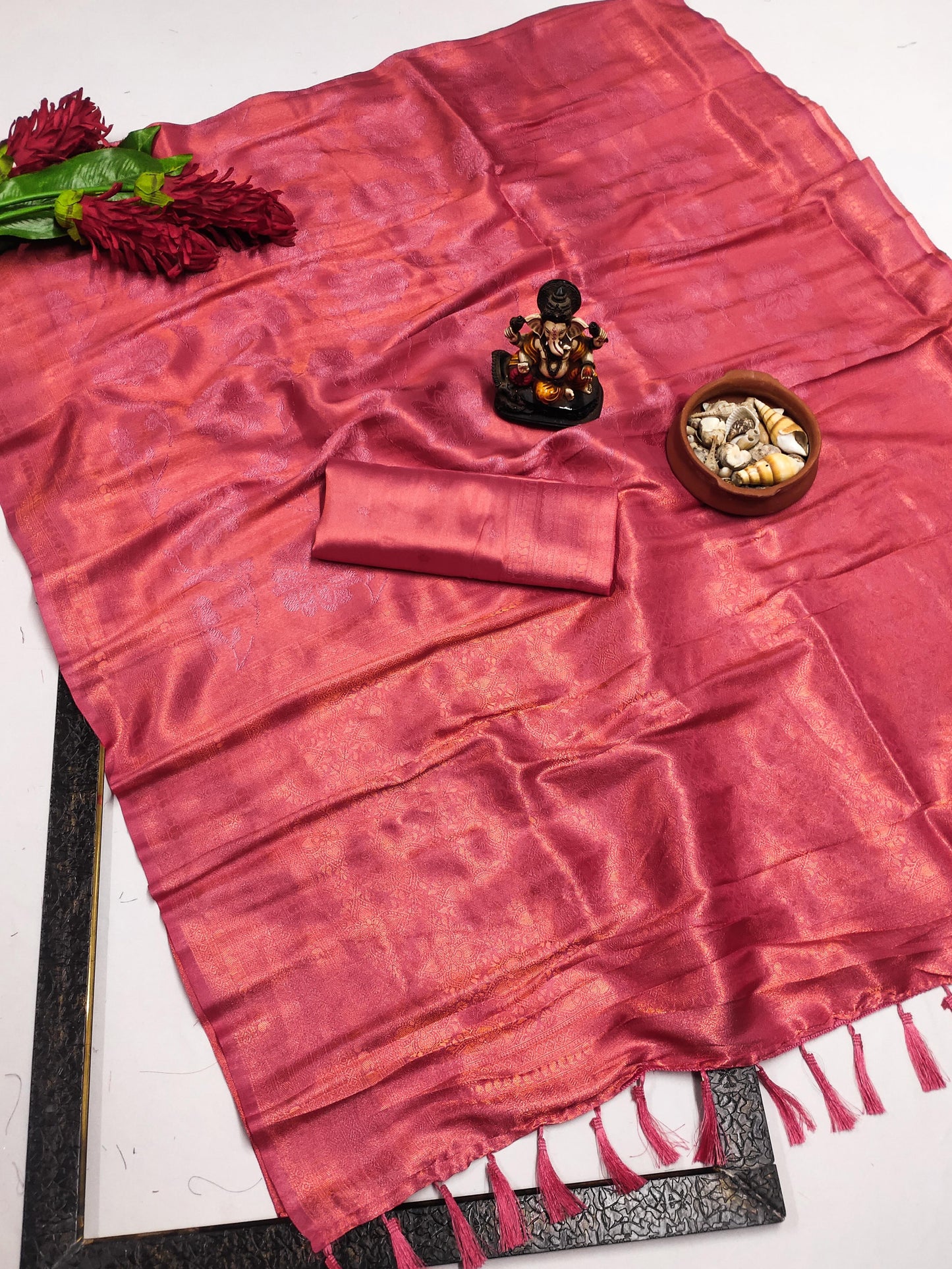 Peach Rozy Pure Kanjivaram soft Silk blends saree with beautiful weaving exclusive work