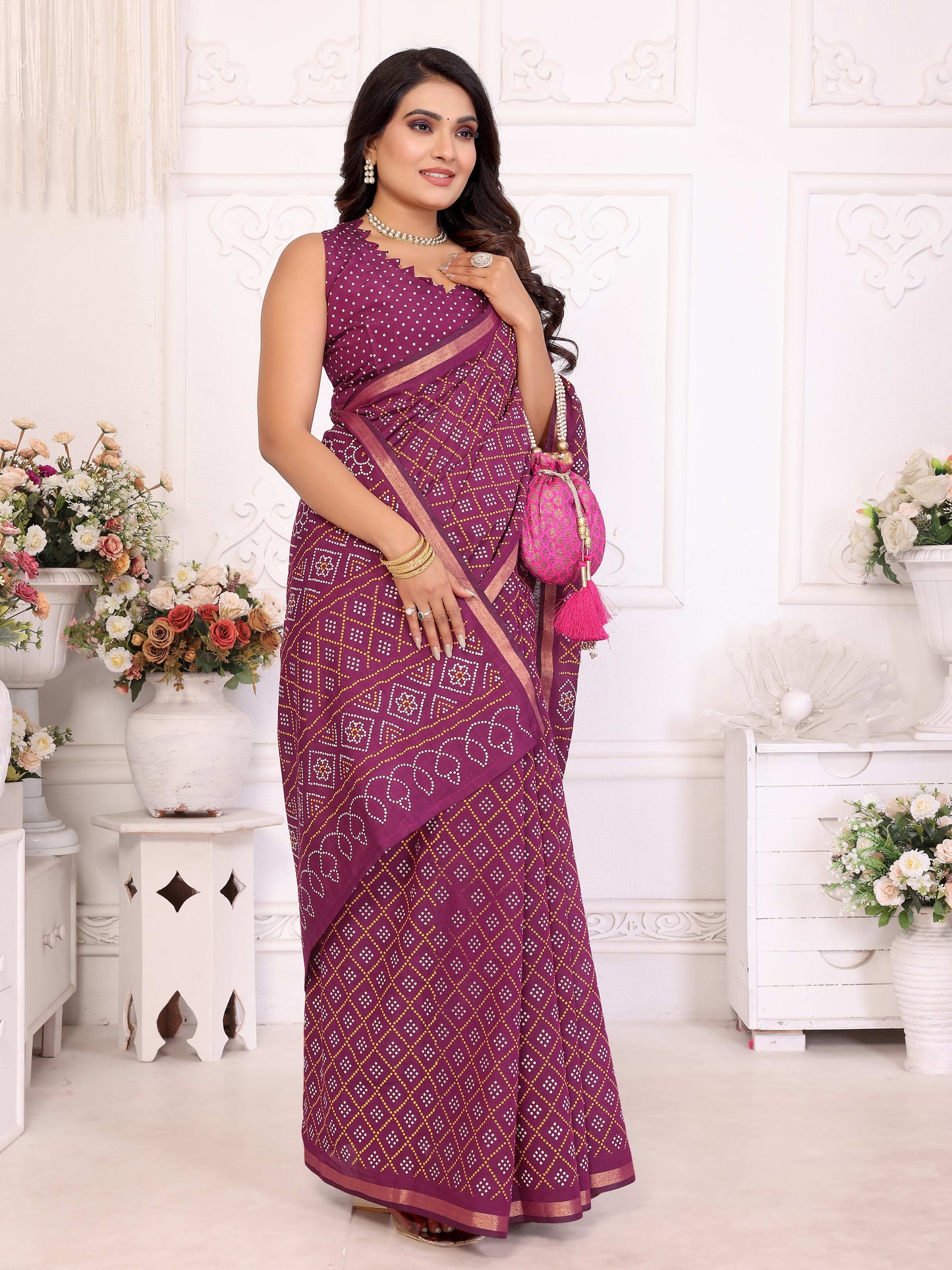 बैंगनी अंबा शुद्ध पटोला और बंधेज पैटर्न मुलायम सूती हल्के वजन की साड़ी