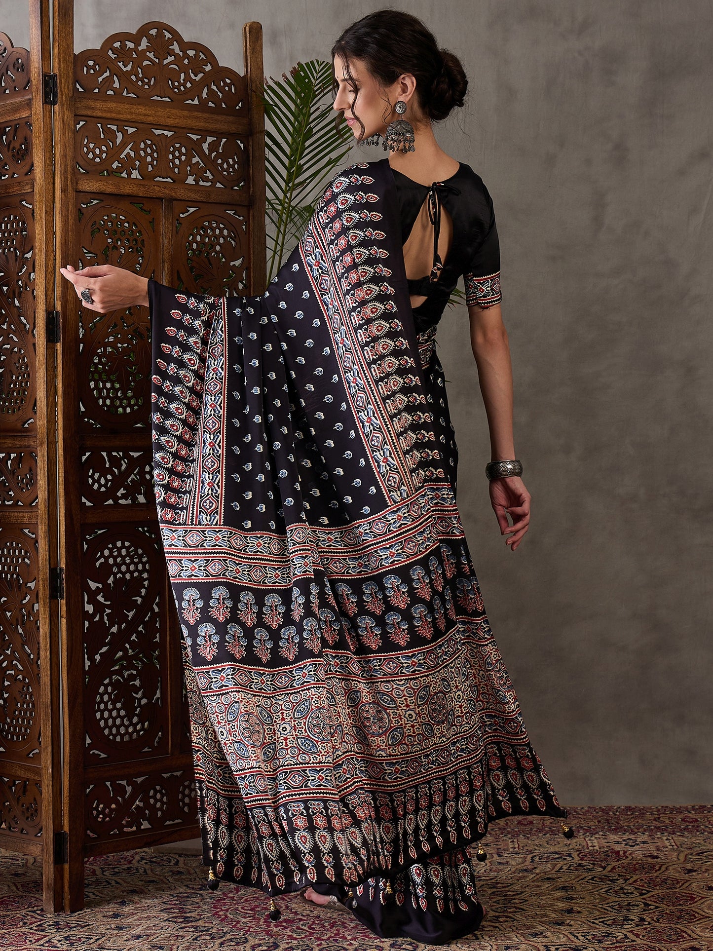 Rana Pure Semi Modal Silk Floral Printed Black Saree