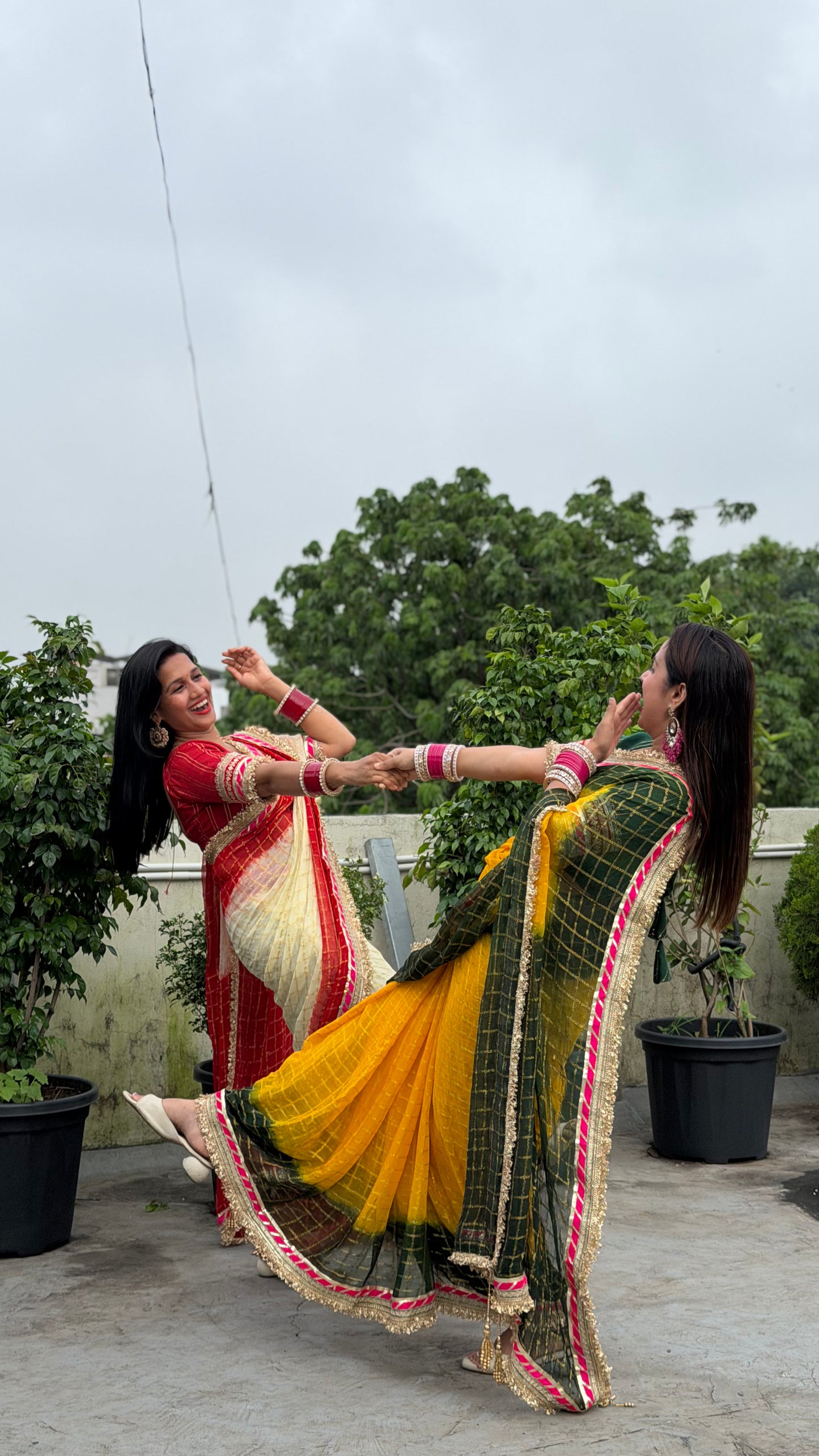 Pure Viscose White - Red Colour Ghatchola Saree