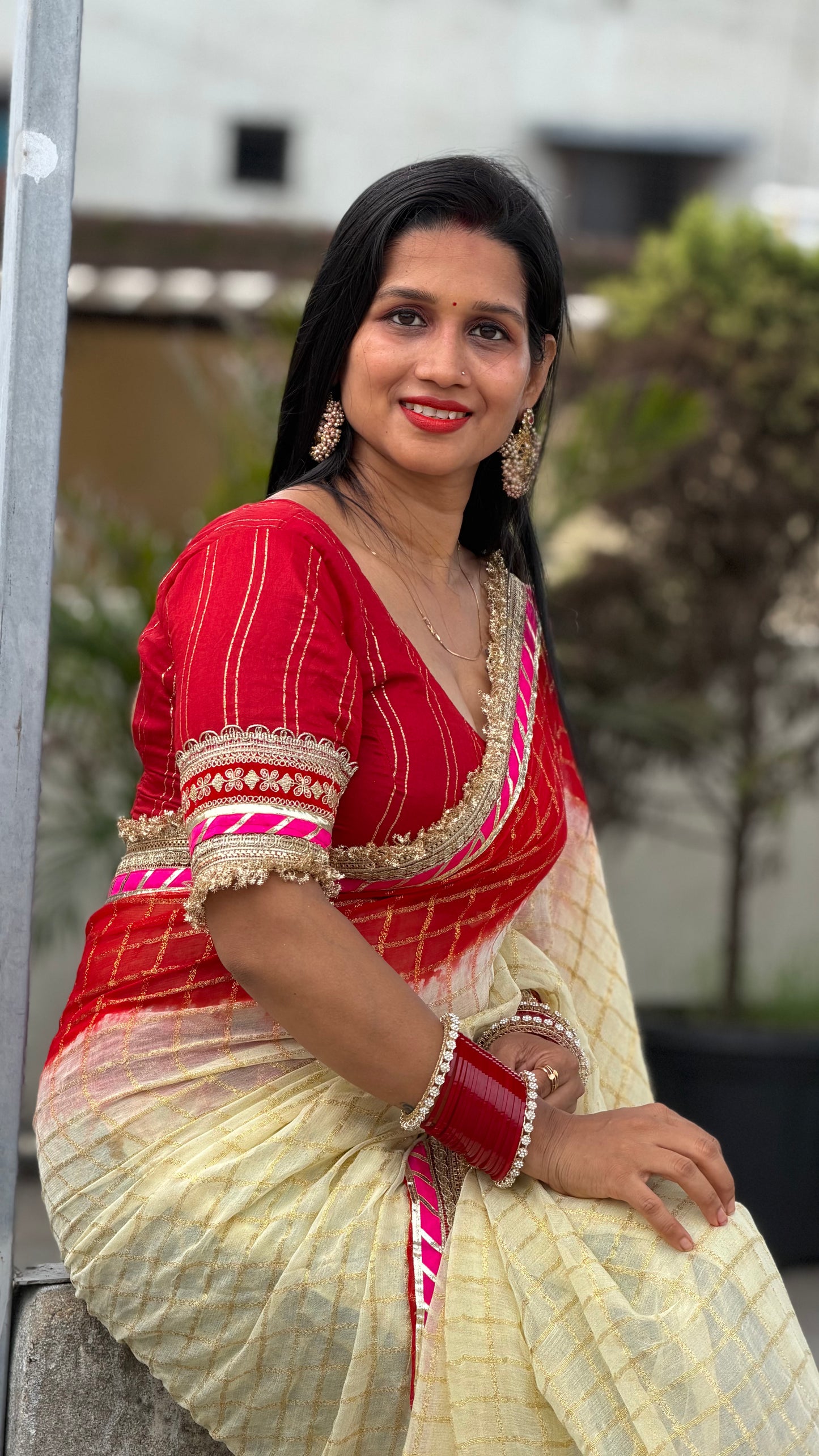 Pure Viscose White - Red Colour Ghatchola Saree