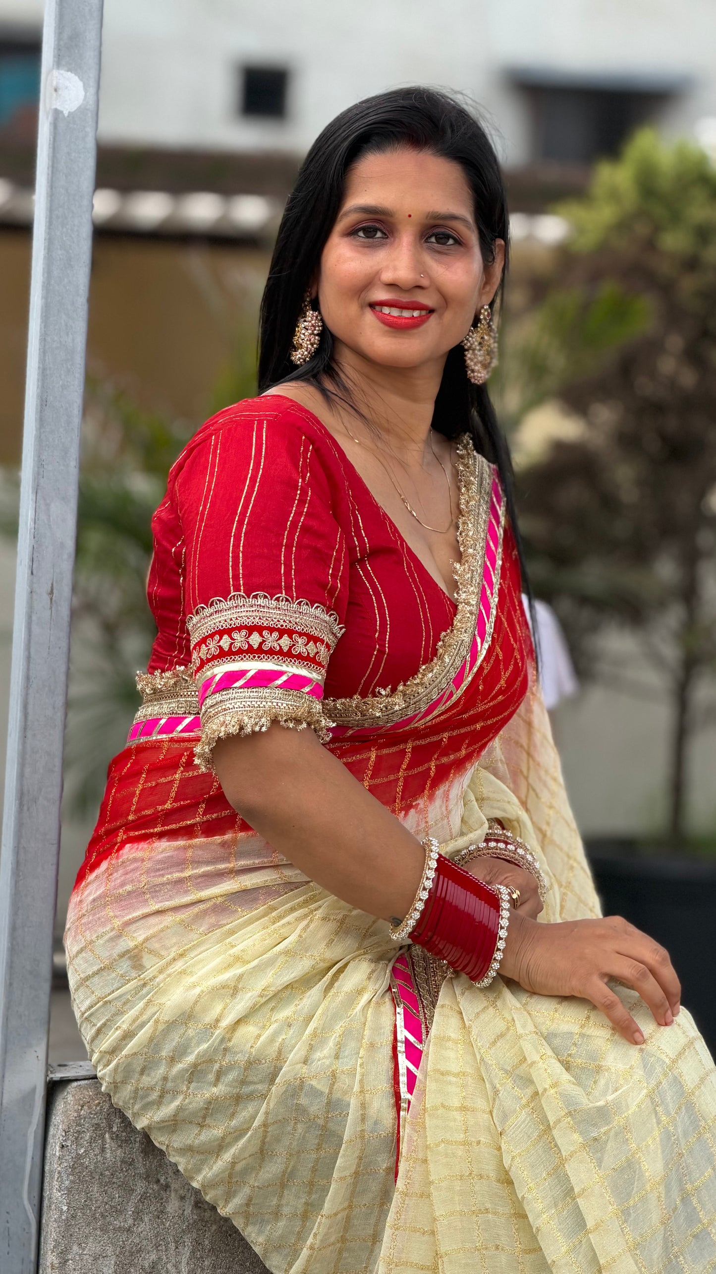 Pure Viscose White - Red Colour Ghatchola Saree