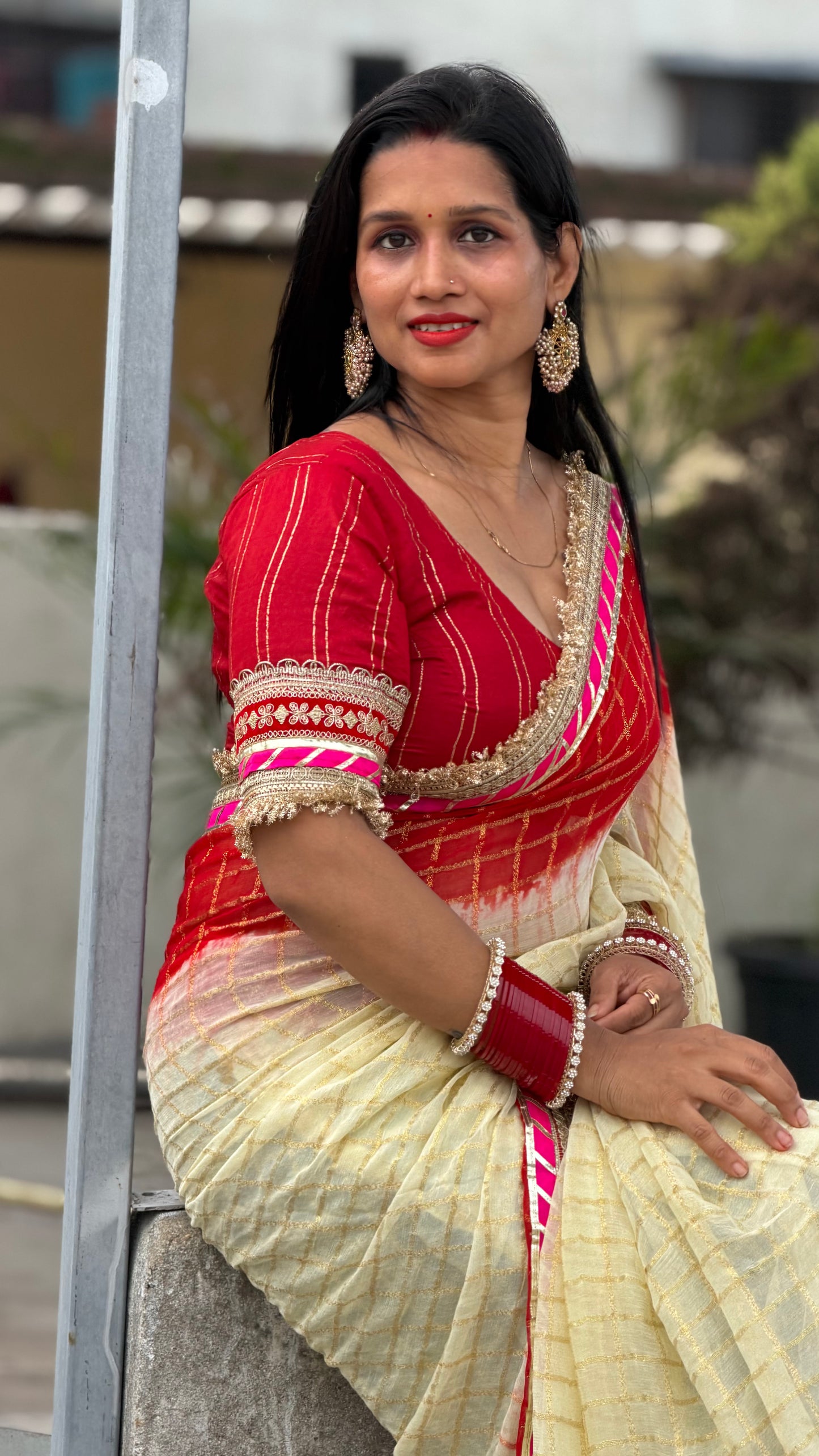 Pure Viscose White - Red Colour Ghatchola Saree