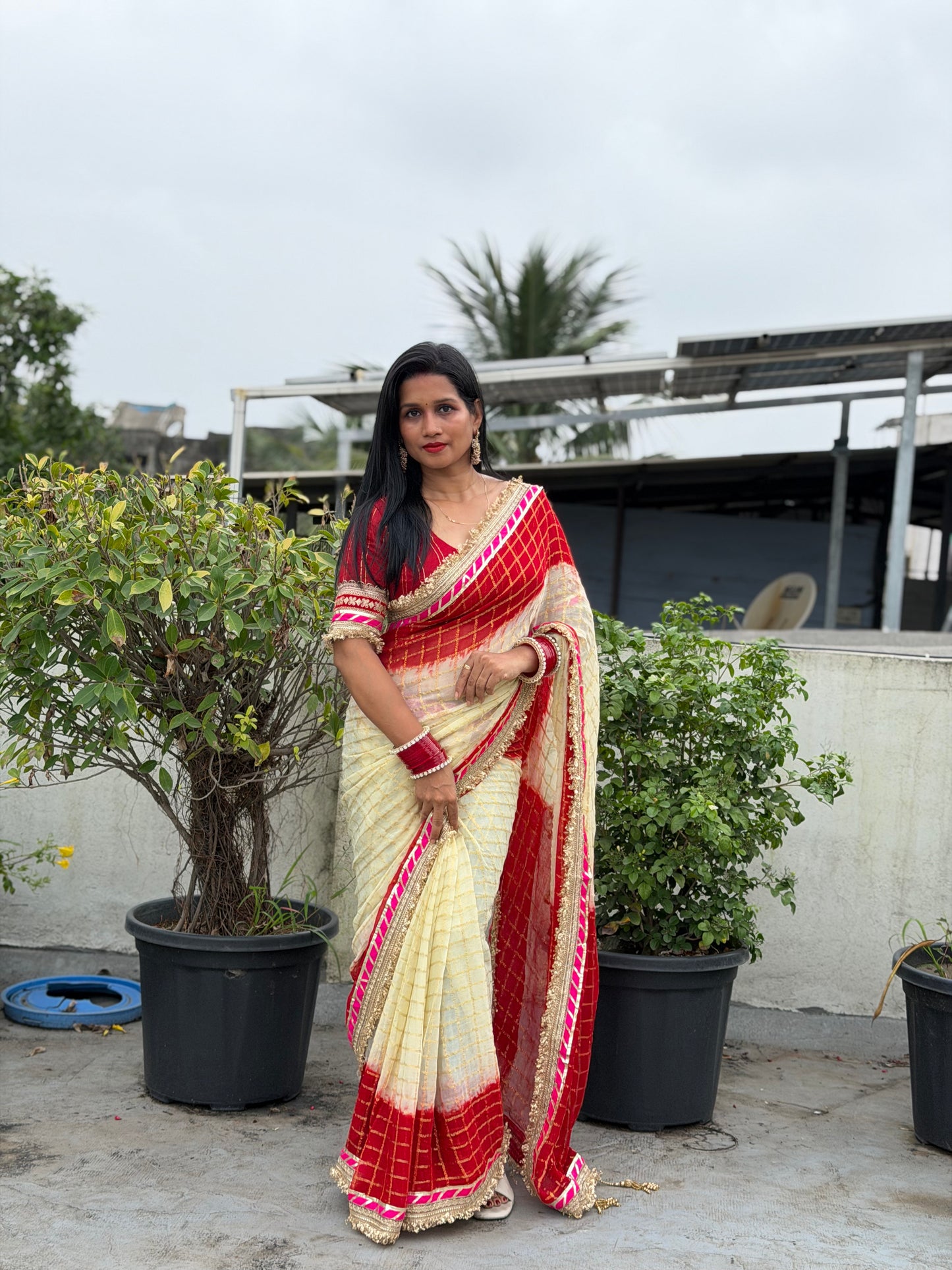 Pure Viscose White - Red Colour Ghatchola Saree