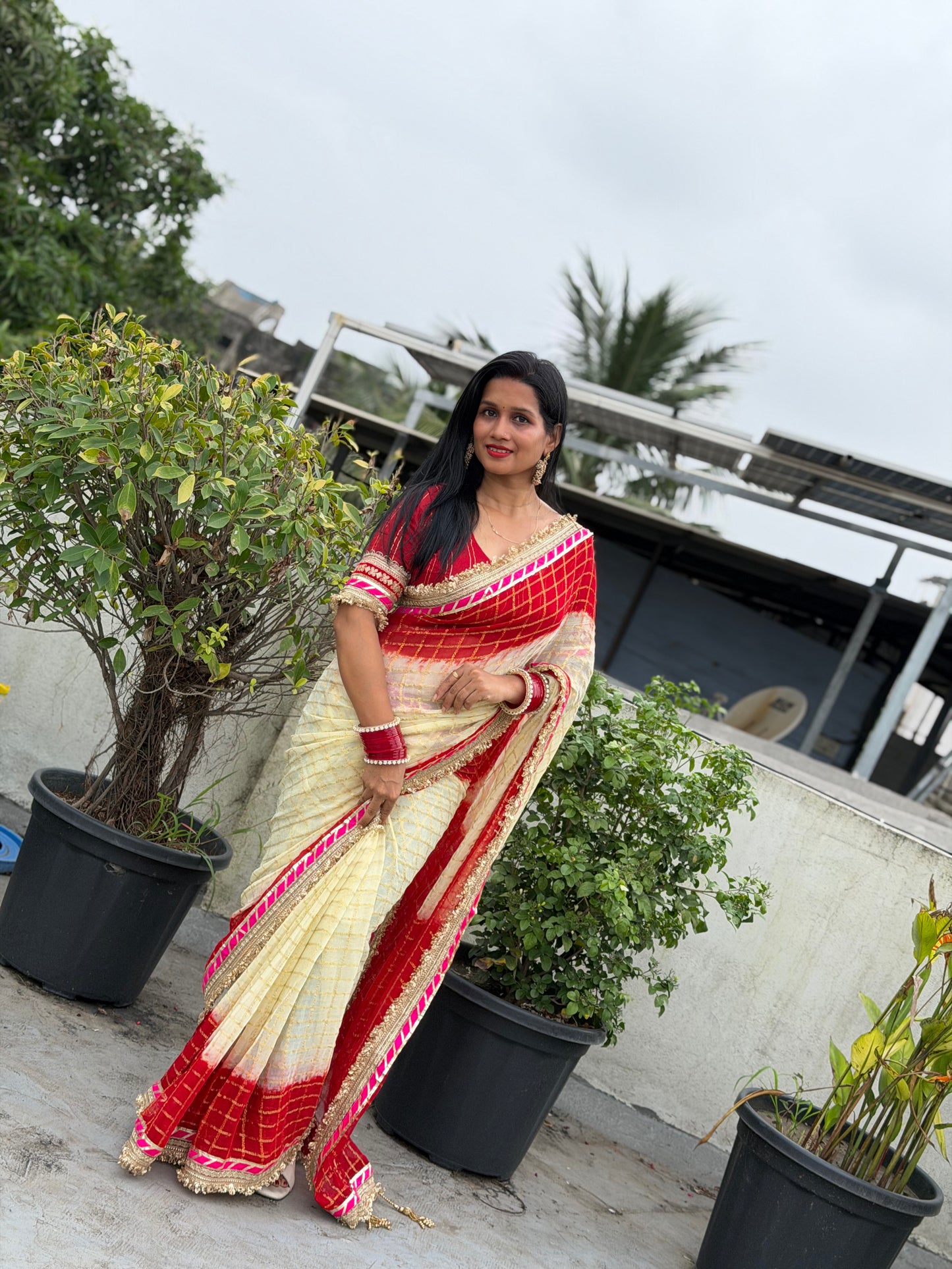 Pure Viscose White - Red Colour Ghatchola Saree
