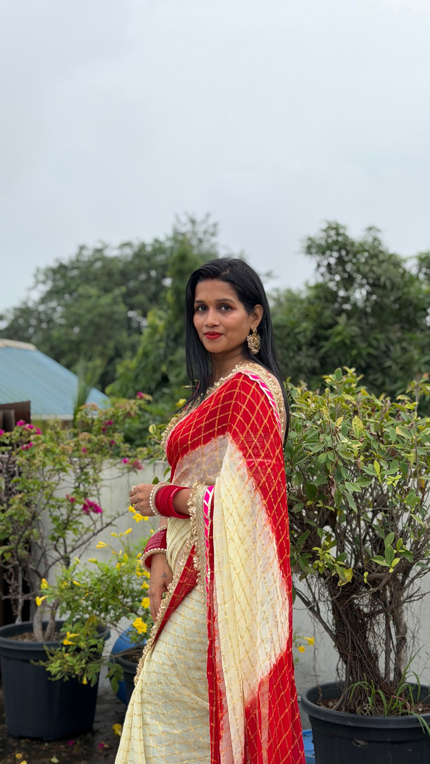 Pure Viscose White - Red Colour Ghatchola Saree