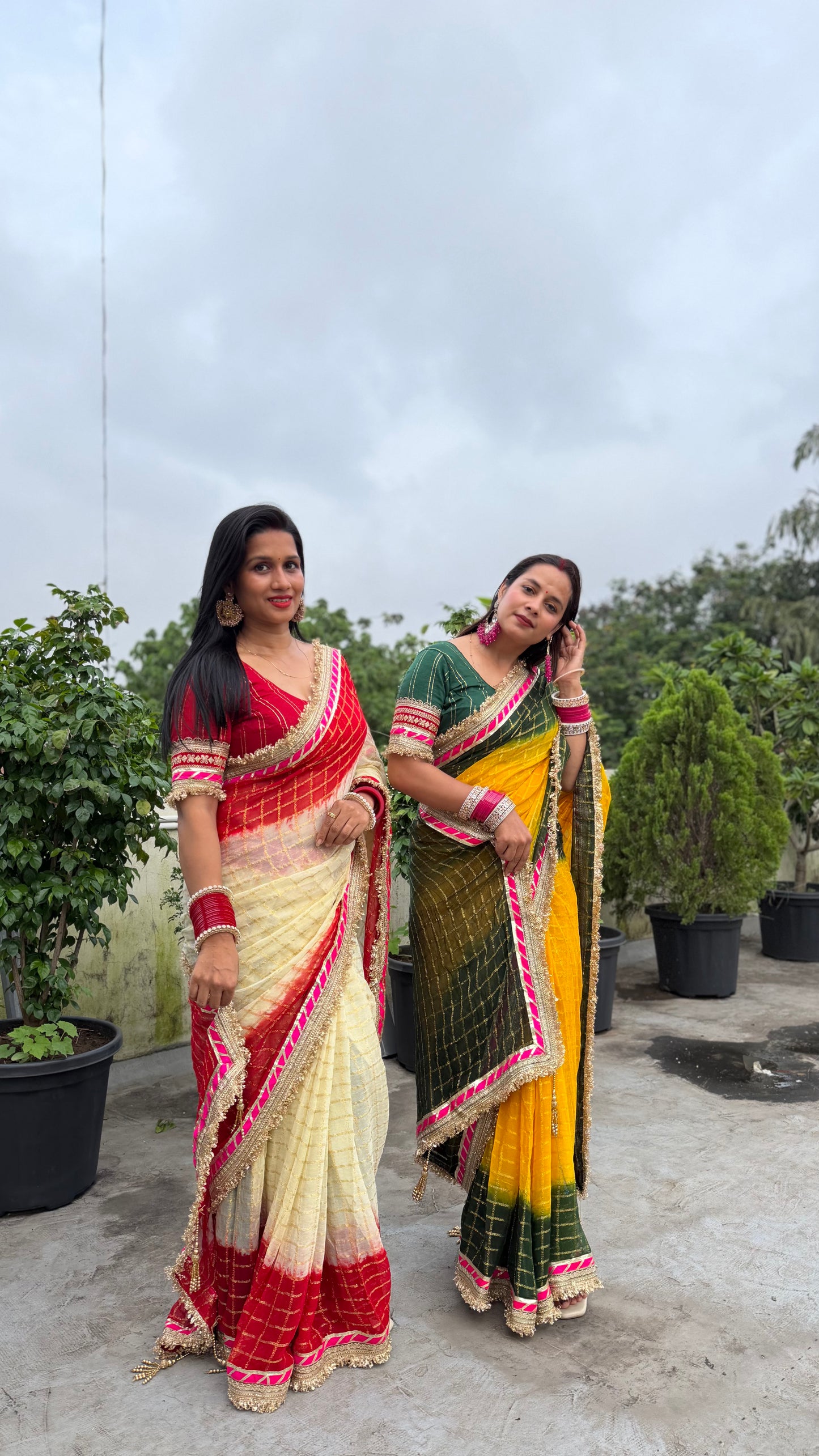 Pure Viscose White - Red Colour Ghatchola Saree