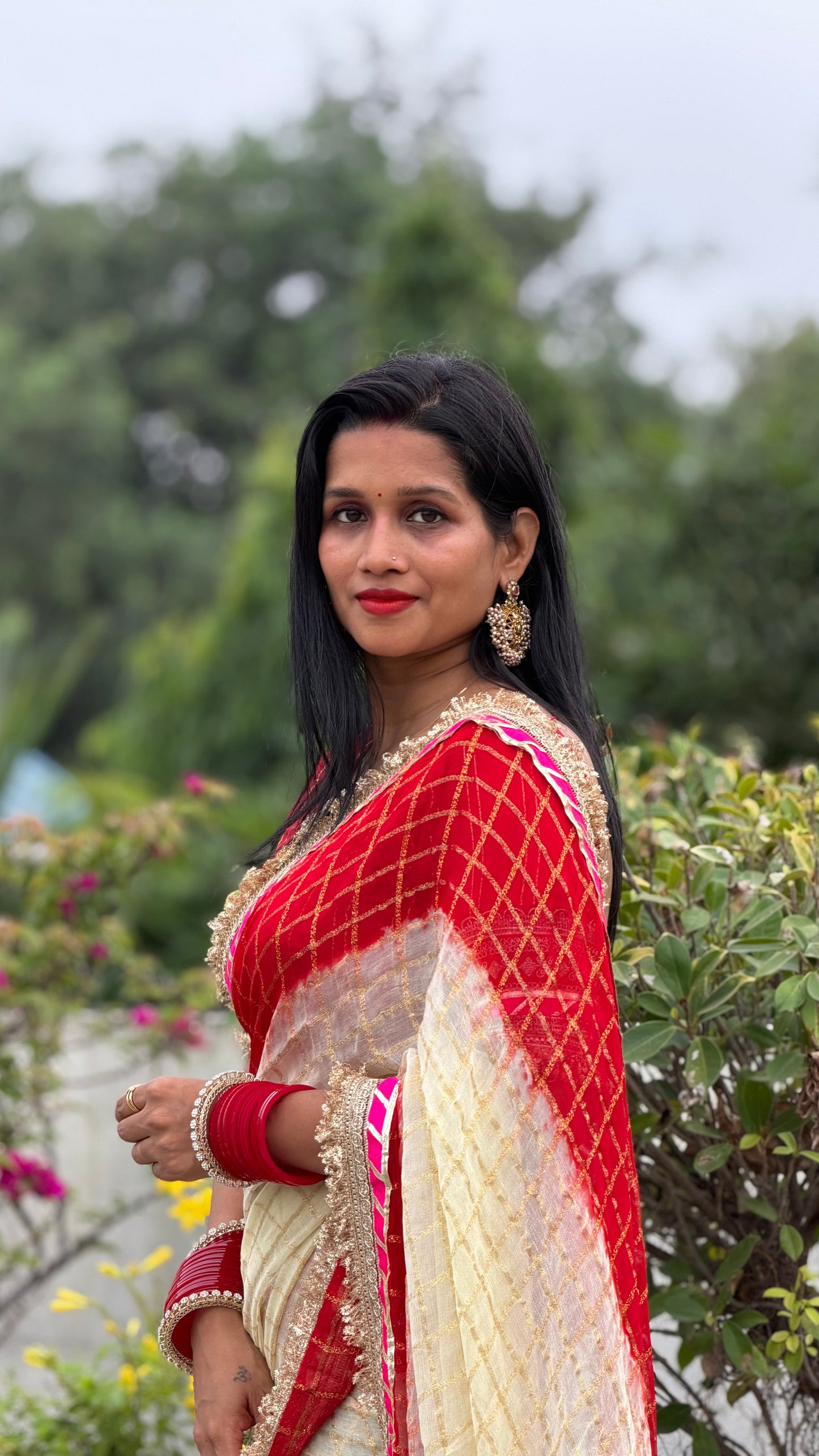 Pure Viscose White - Red Colour Ghatchola Saree
