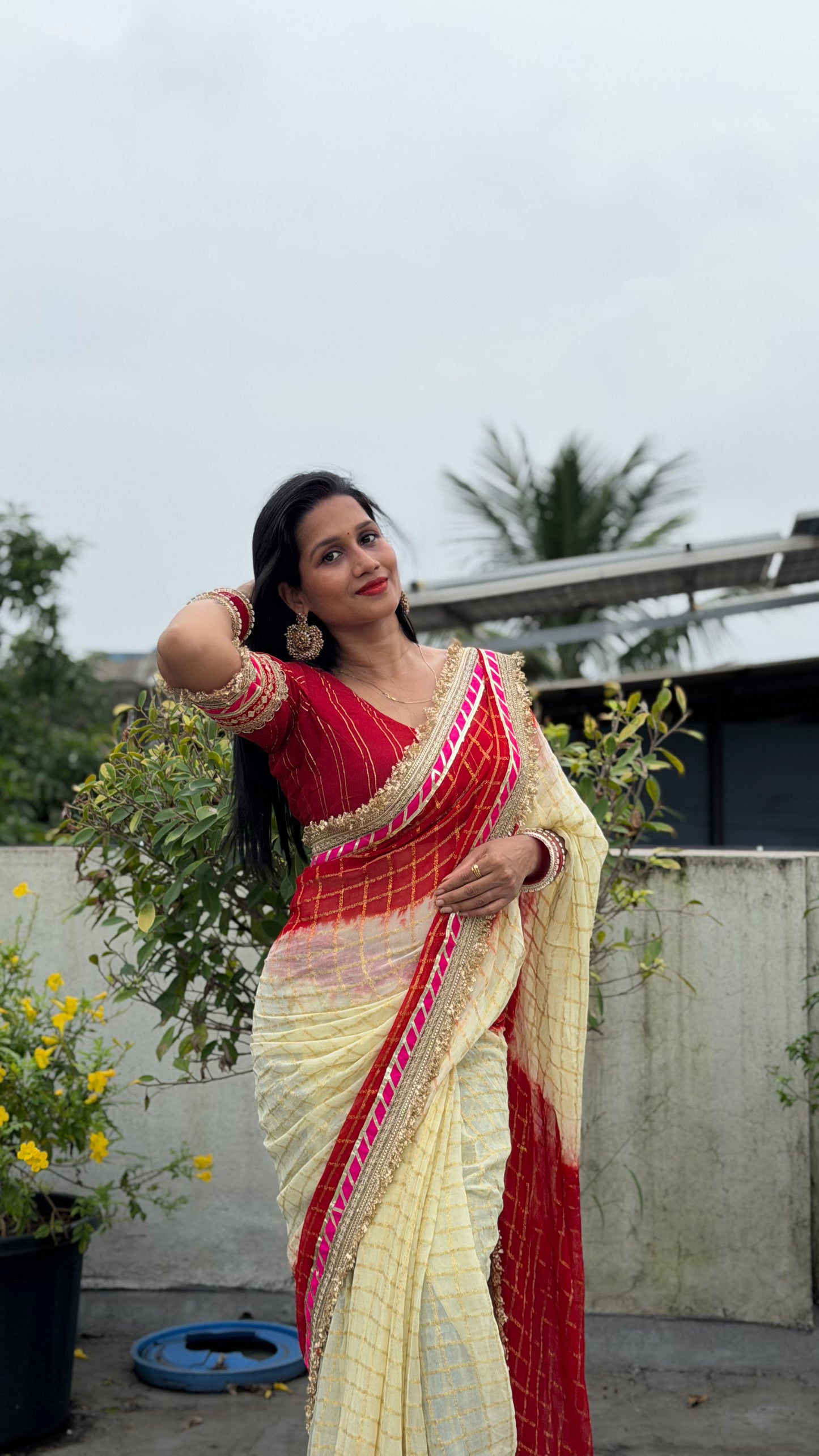 Pure Viscose White - Red Colour Ghatchola Saree