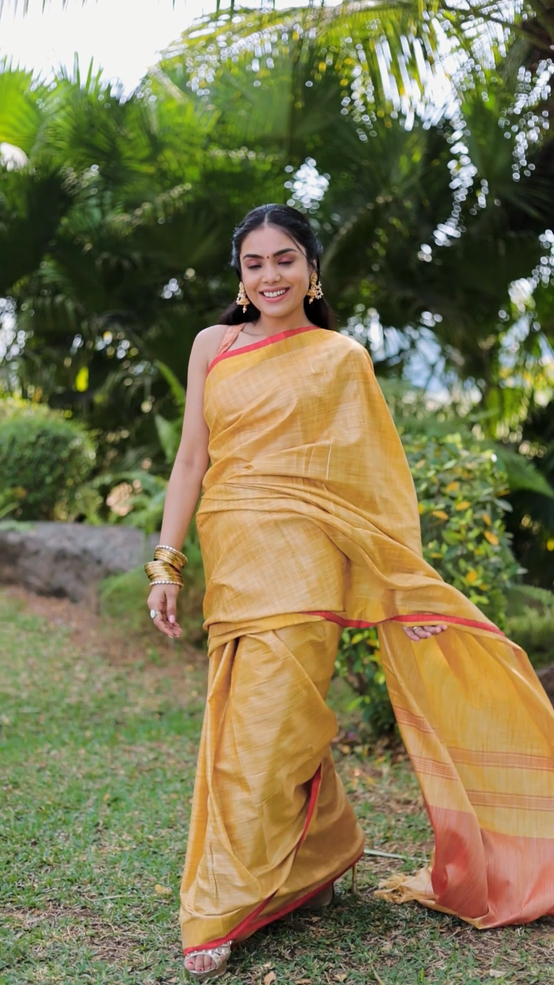 Beige Color Cotton Linen Saree With Unstitched Blouse Piece