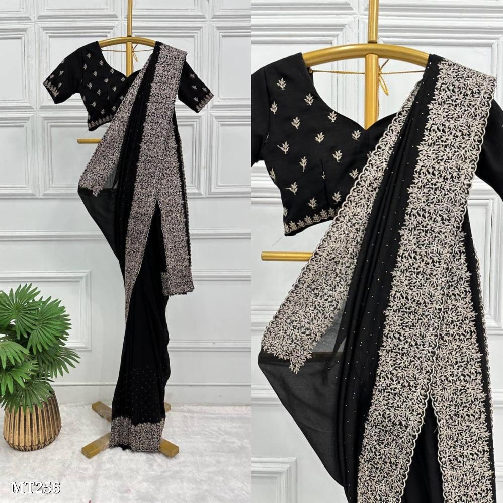 ब्लुमिंग विचित्रा सिल्क ज़री वर्क और स्टोन वर्क के साथ*