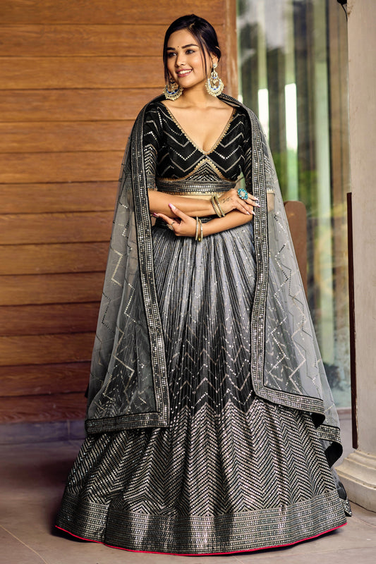 संगीत स्पेशल ब्लैक चिनॉन फैब्रिक सेक्विन डिज़ाइन लहंगा