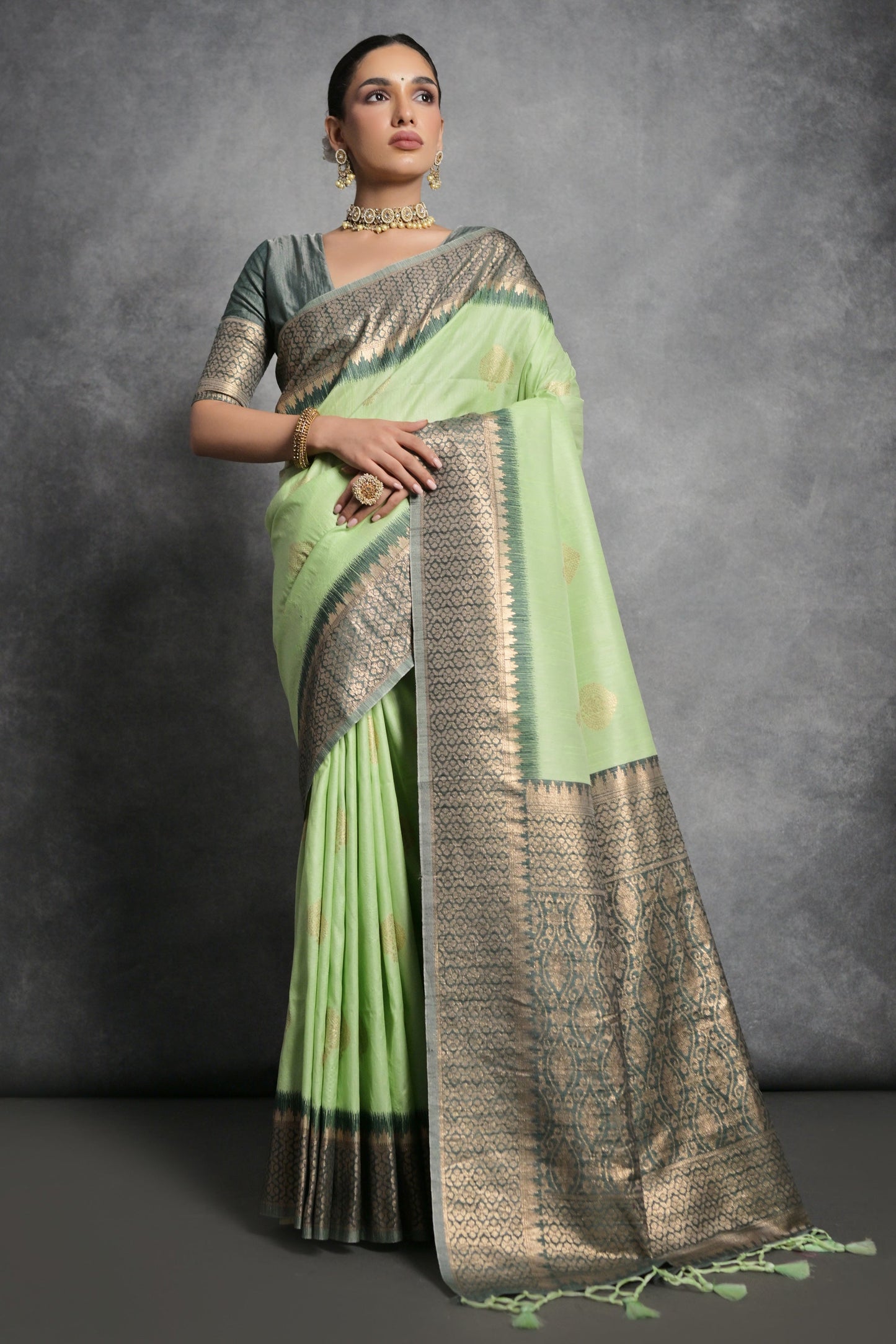 समुद्री हरे रंग की विशेष ज़री बुनाई बॉर्डर वर्क टसर सिल्क साड़ियाँ