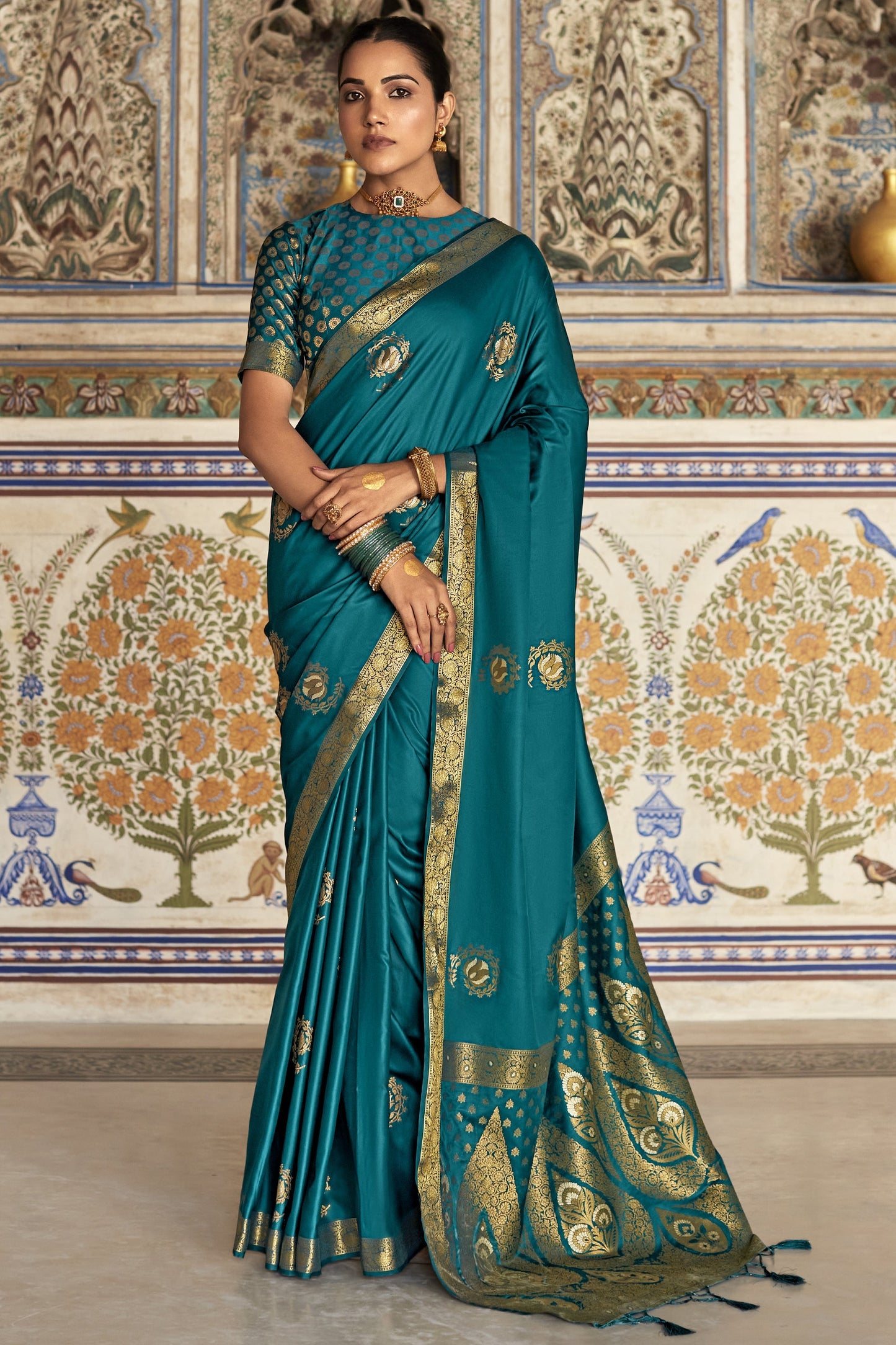 पेस्टल टील रंग शादी समारोह साटन रेशम बुनाई काम साड़ी