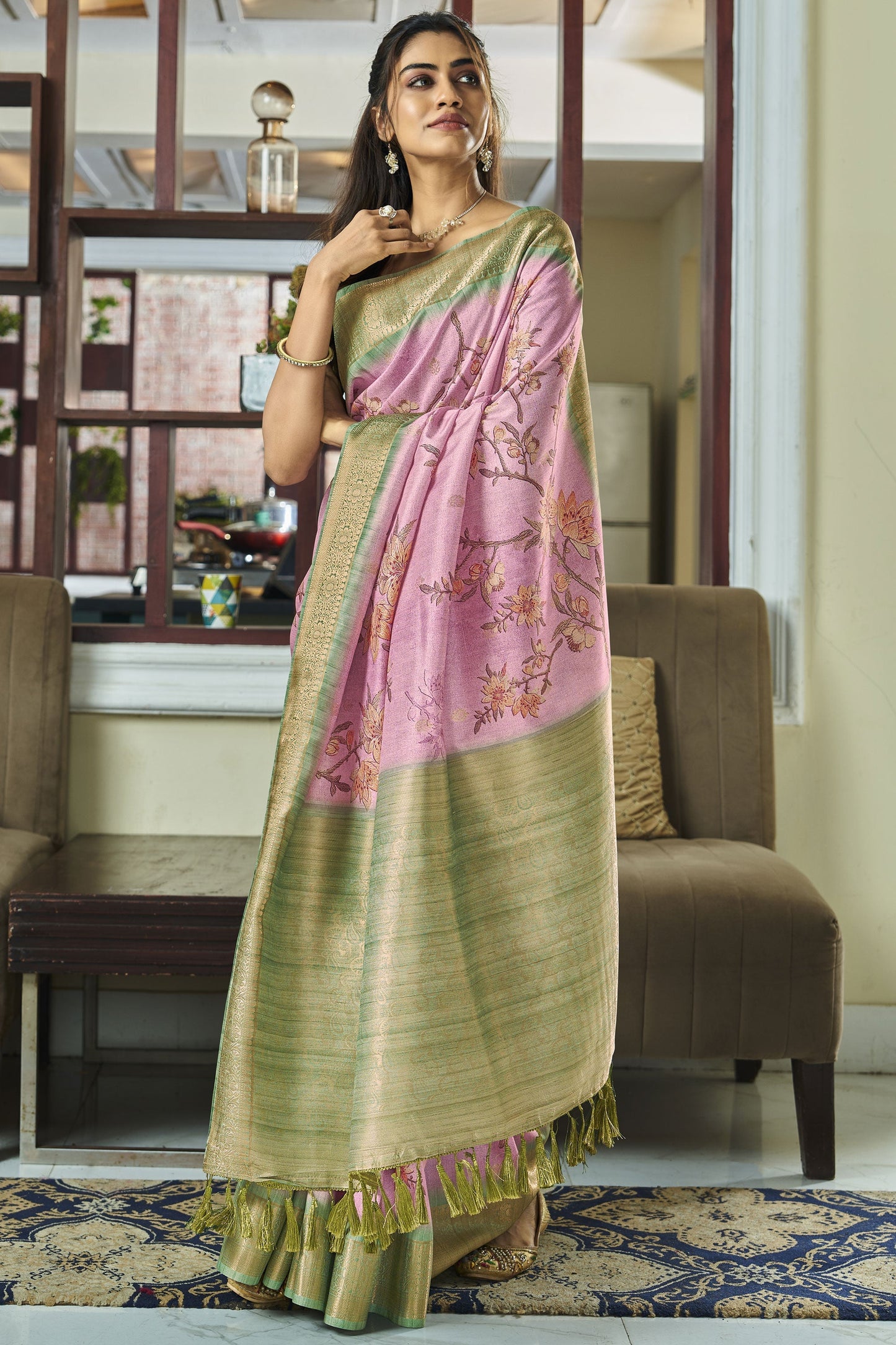 Pink Color Fascinating Handloom Silk Printed Saree