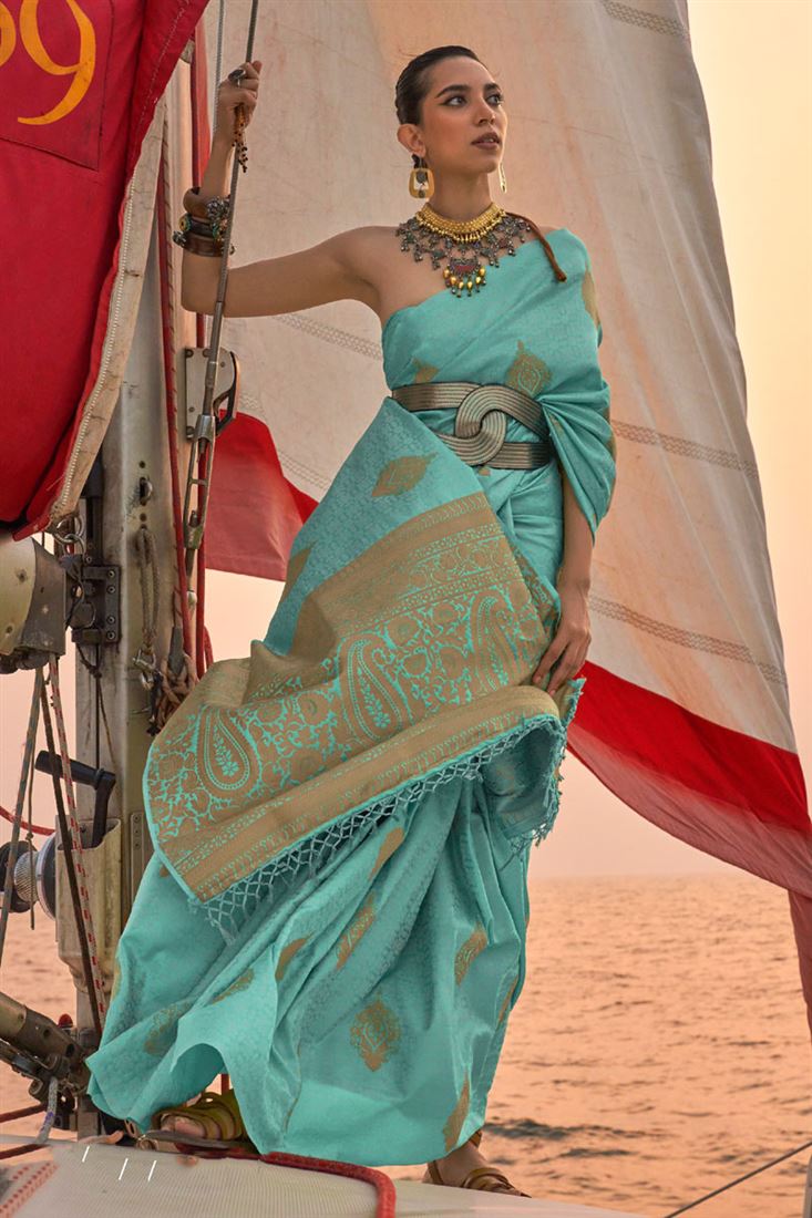 पारंपरिक समारोह पहनने कला रेशम हल्के सियान रंग साड़ी बुनाई काम के साथ