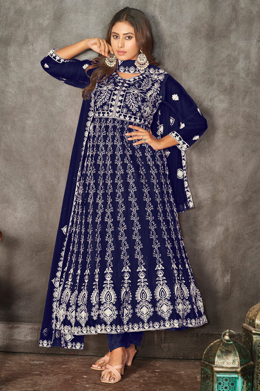 आकर्षक नेट फैब्रिक नीले रंग की कढ़ाई वाला अनारकली सूट