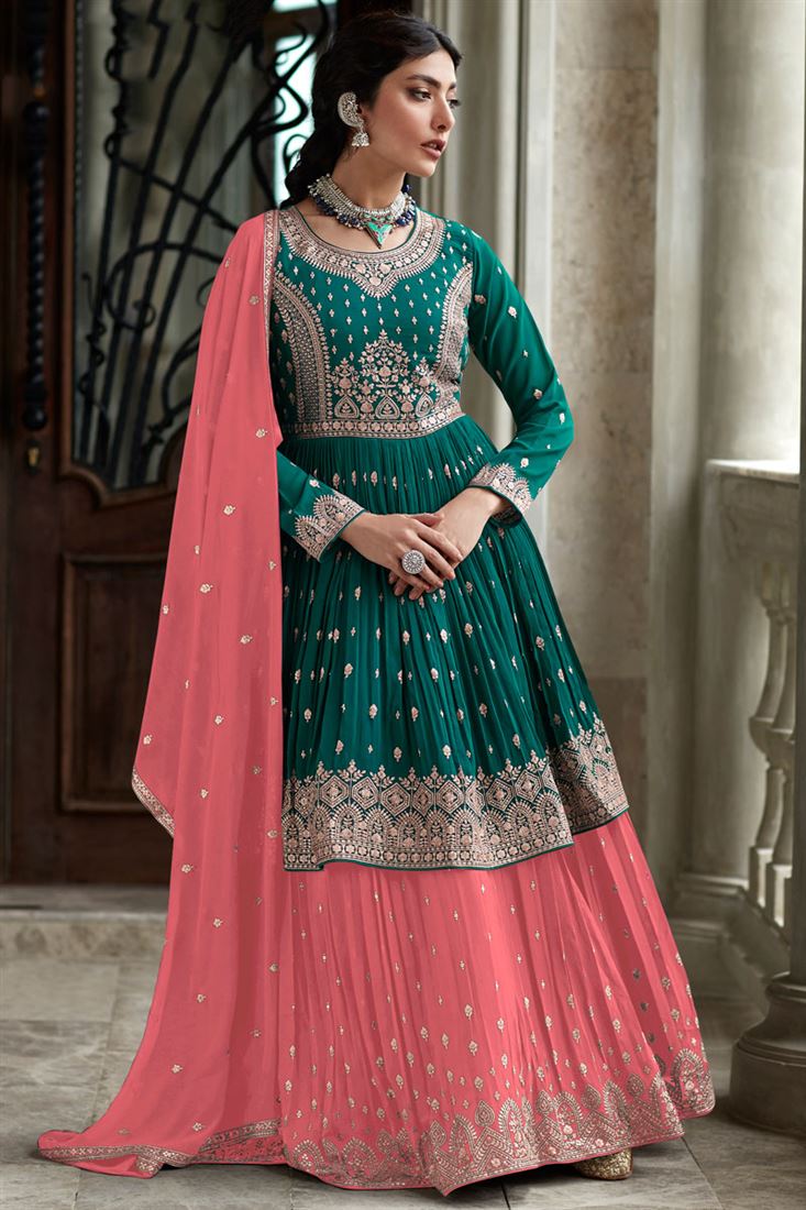संगीत वियर पिंक कलर का आकर्षक जॉर्जेट शरारा टॉप लहंगा