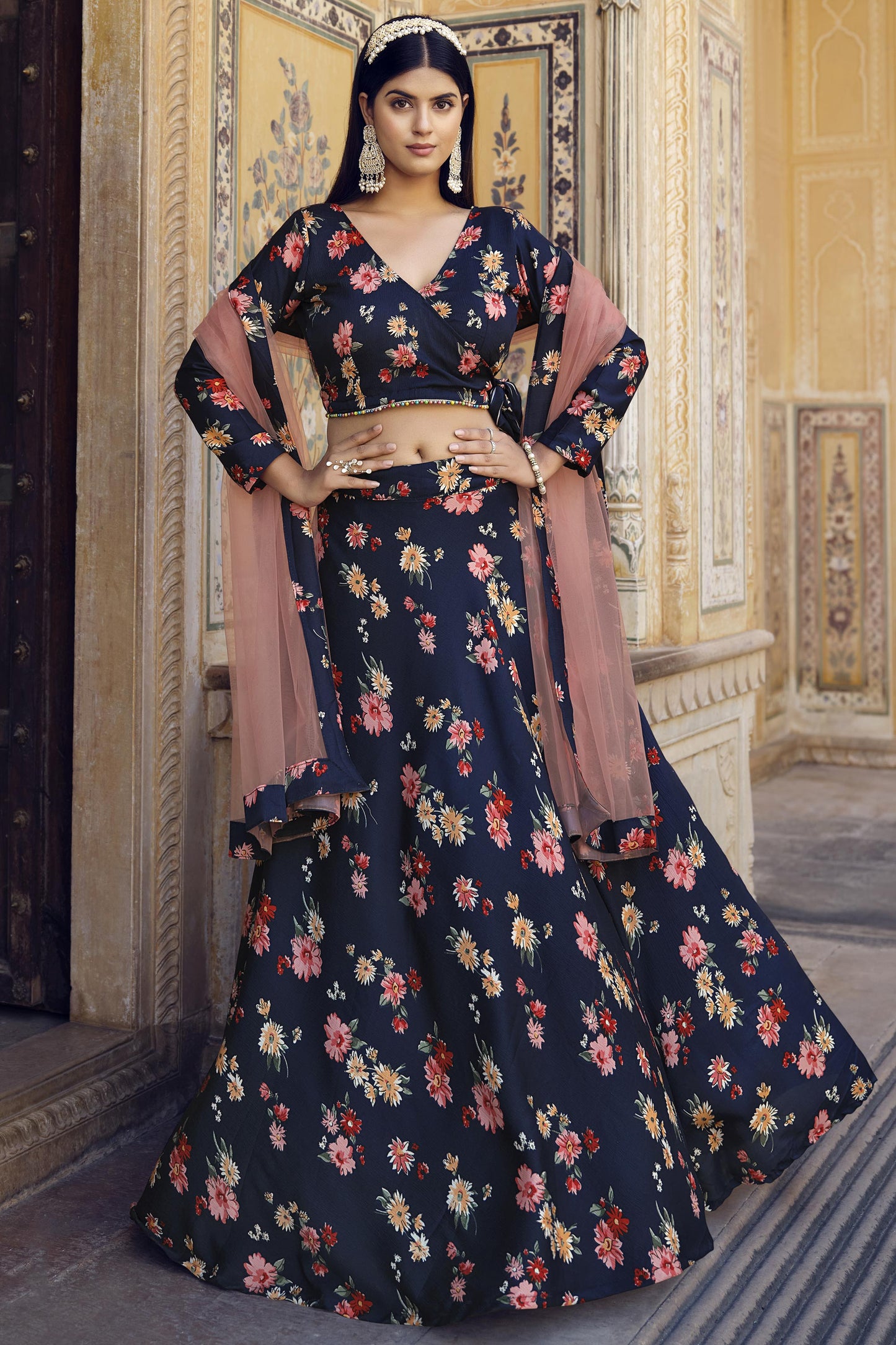 आर्ट सिल्क फ़ैब्रिक प्रिंटेड अवसर पर पहनने के लिए नेवी ब्लू रंग में लहंगा चोली