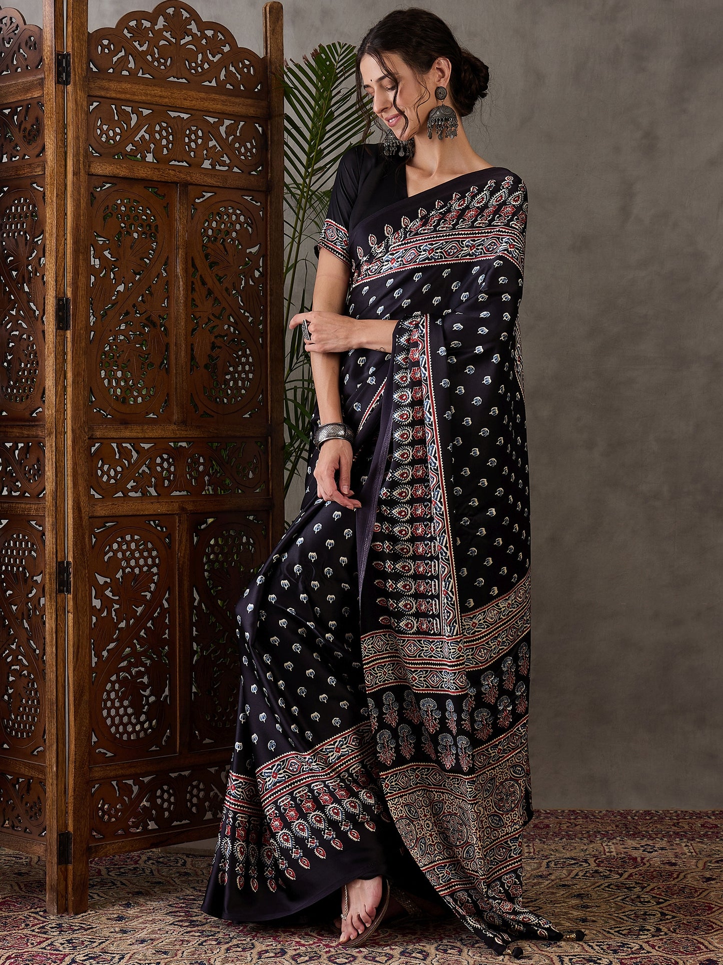 Rana Pure Semi Modal Silk Floral Printed Black Saree