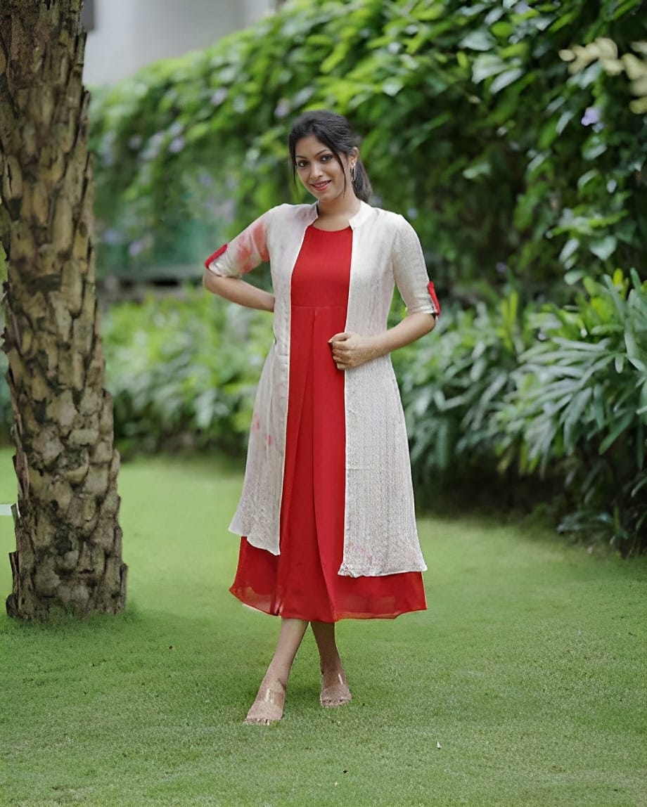 महिलाओं के लिए सिल्क ब्लेंड कुर्ता पलाज़ो सेट