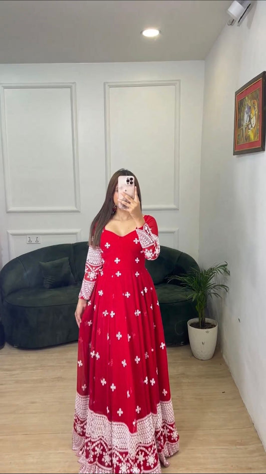 महिला जॉर्जेट गाउन सेट