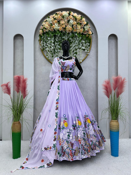 खूबसूरत टैबी सिल्क कढ़ाई वर्क लहंगा चोली