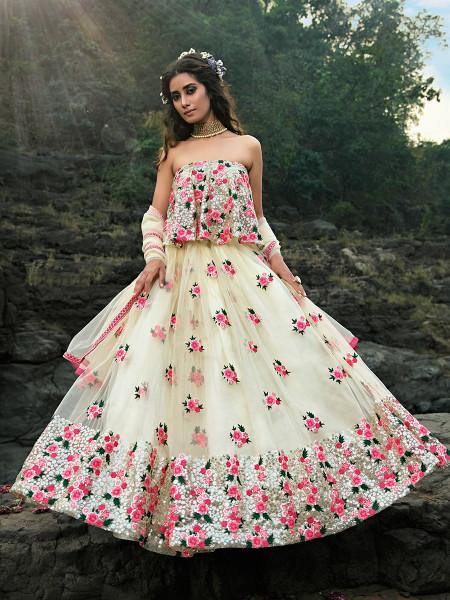 मल्टी और ऑफ व्हाइट नेट हैवी एम्ब्रॉयडरी लहंगा