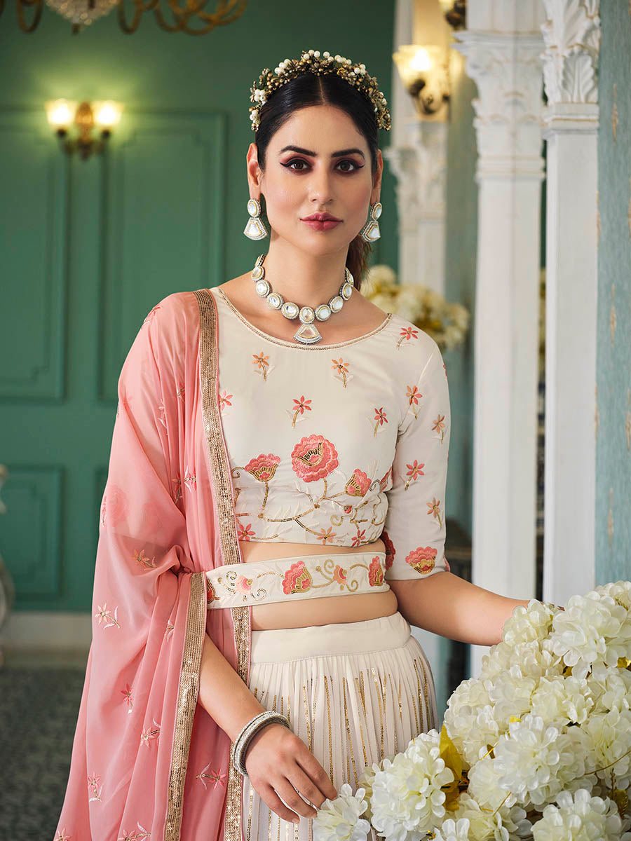 पर्ल व्हाइट जॉर्जेट कढ़ाई वाला डिजाइनर लहंगा