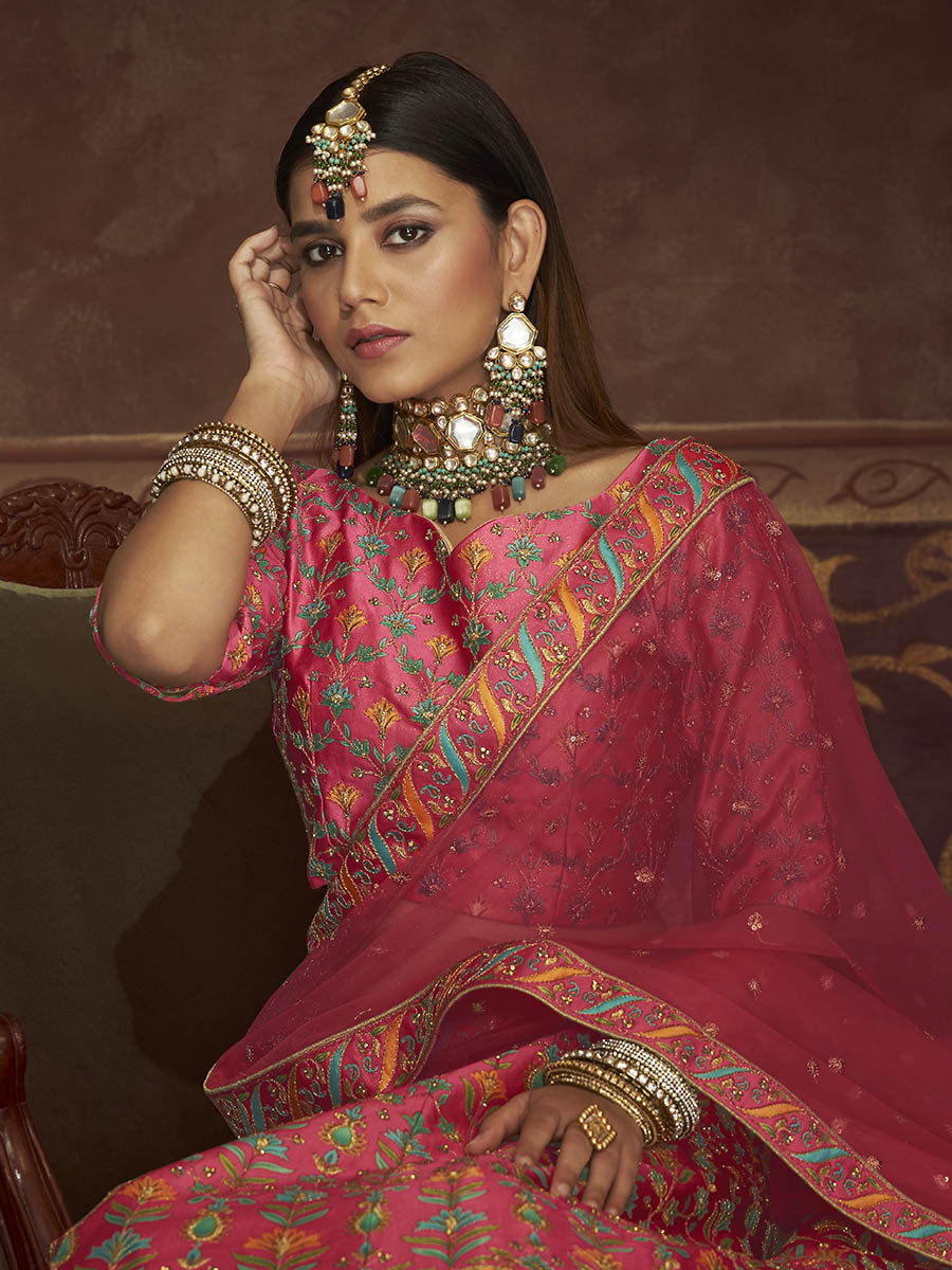 गुलाबी आर्ट सिल्क कढ़ाई डिजाइनर लेहेंगा